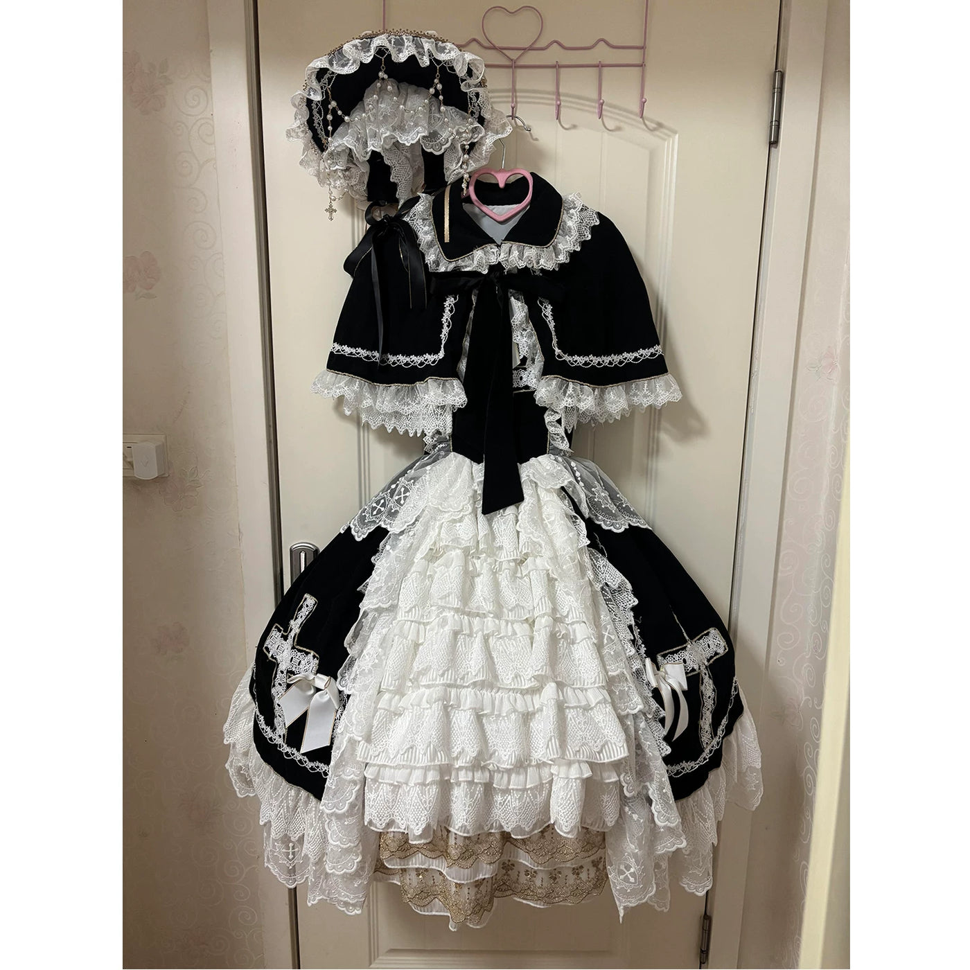 Creamy - Angel Noir - Black-and-white JSK dress with a lace cape and layered ruffle apron