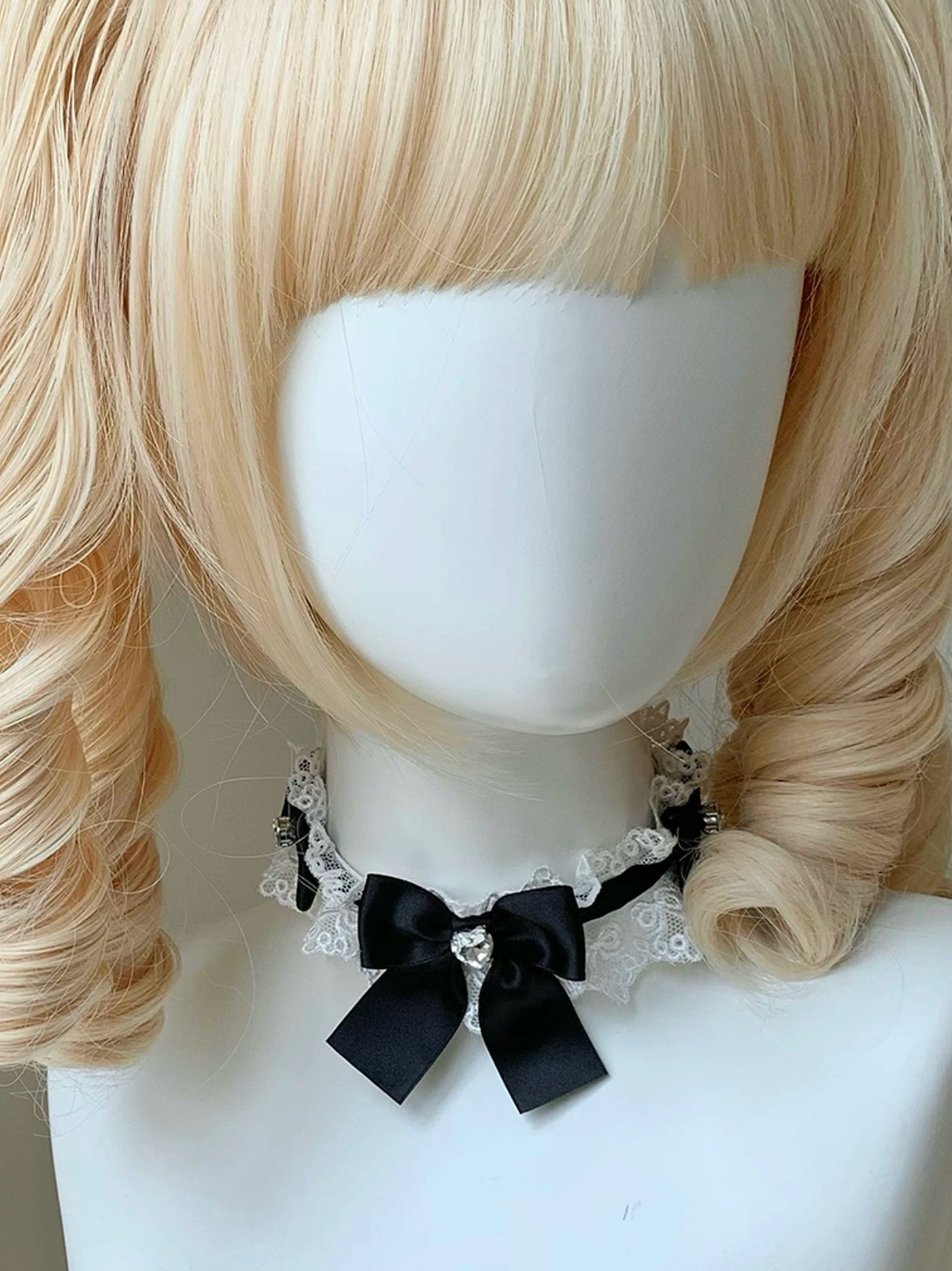 roji roji - Sweetheart Ribbon - Choker with Lace Trim and Satin Bows