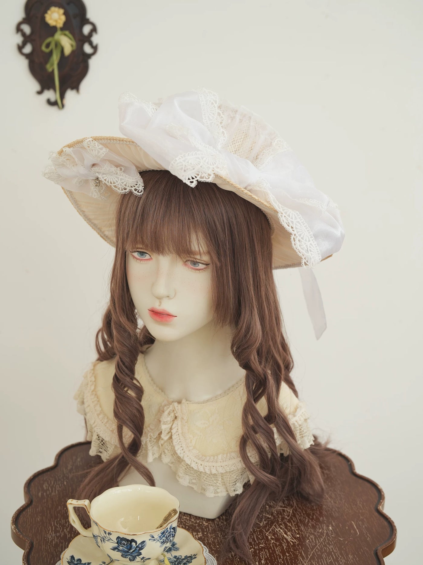 Star Box - Fresh Lace Bow - Natural Straw Hat with Lace Trim
