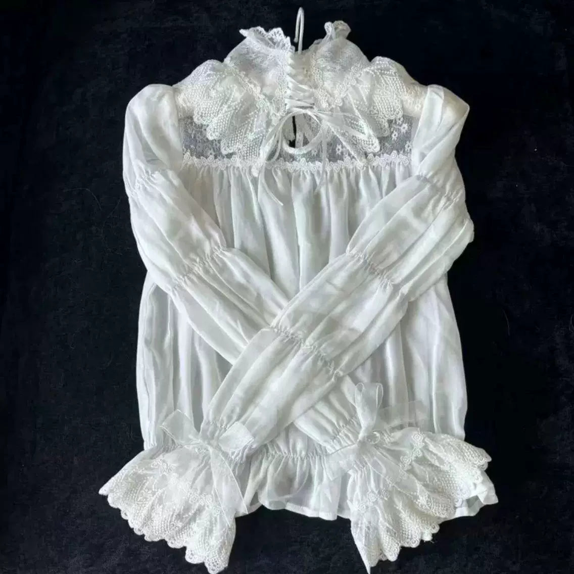 Sweetheart Dream Machine - Angel Coronation Ceremony - Lace inner-layer blouse with a crossover collar