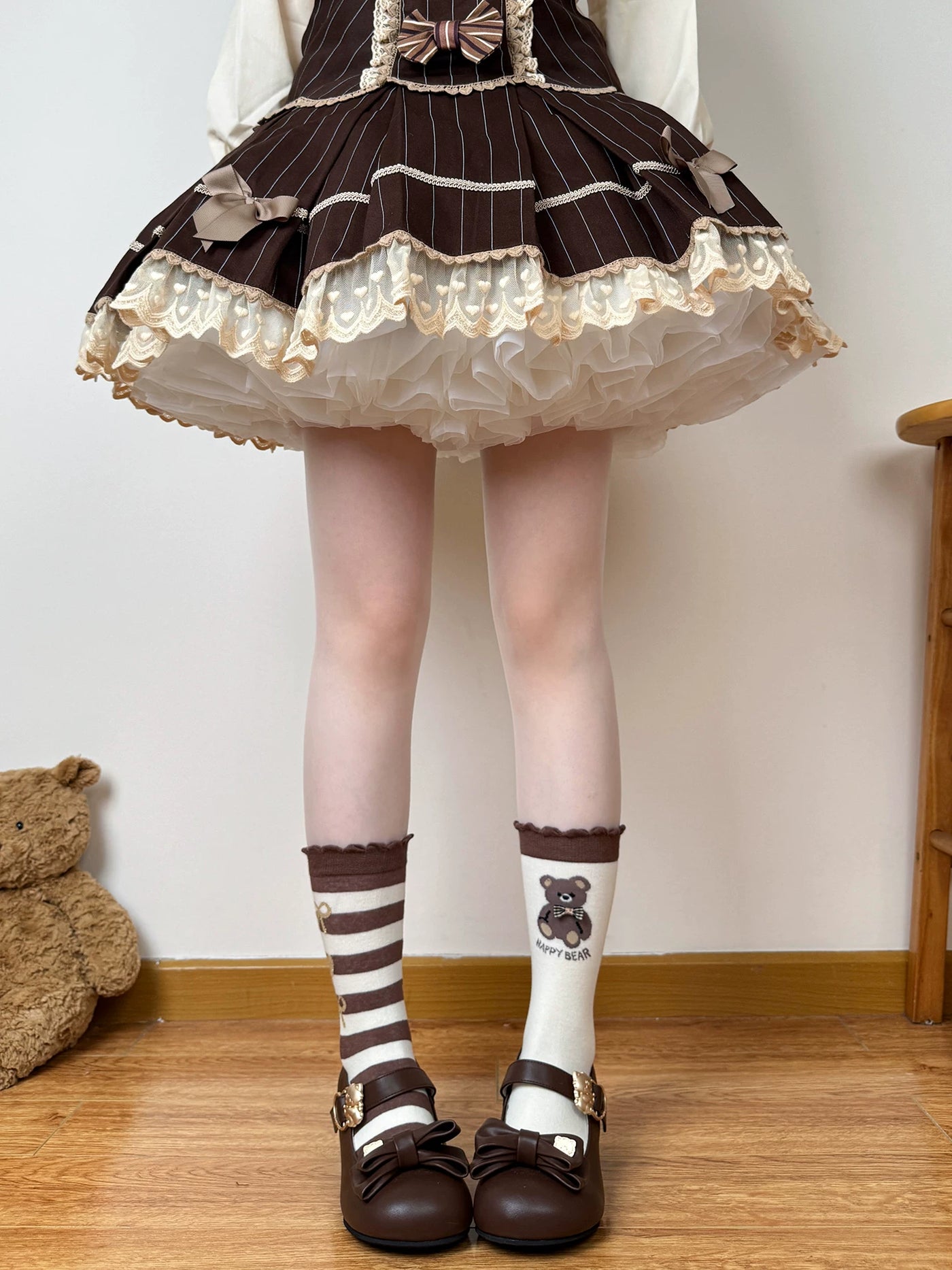 Chubby Bear Tales - Baguette Little Bear - Mid-calf socks with bear motifs and bow details