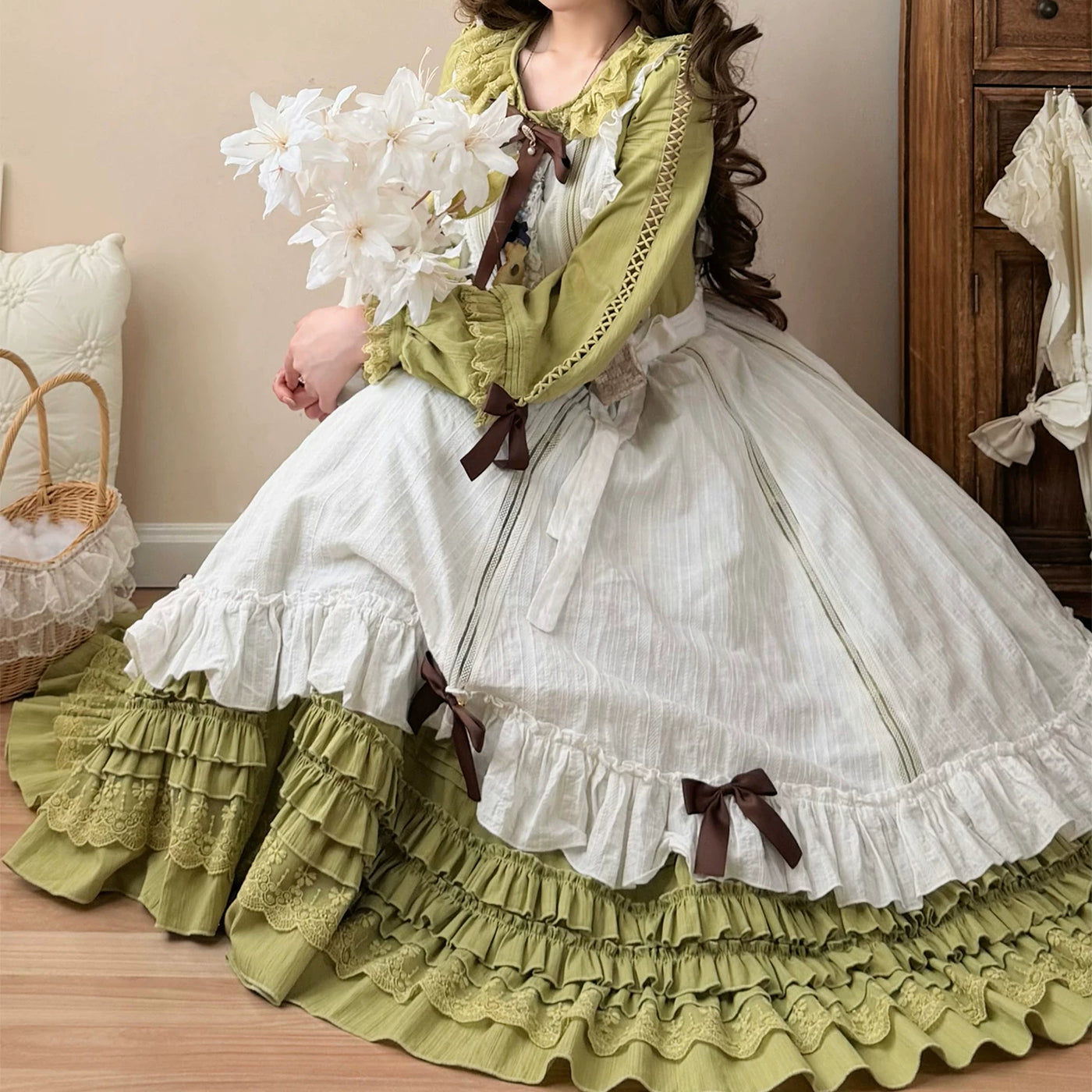 Carol Goddess - Tasha's Garden OP - Olive green classic Lolita