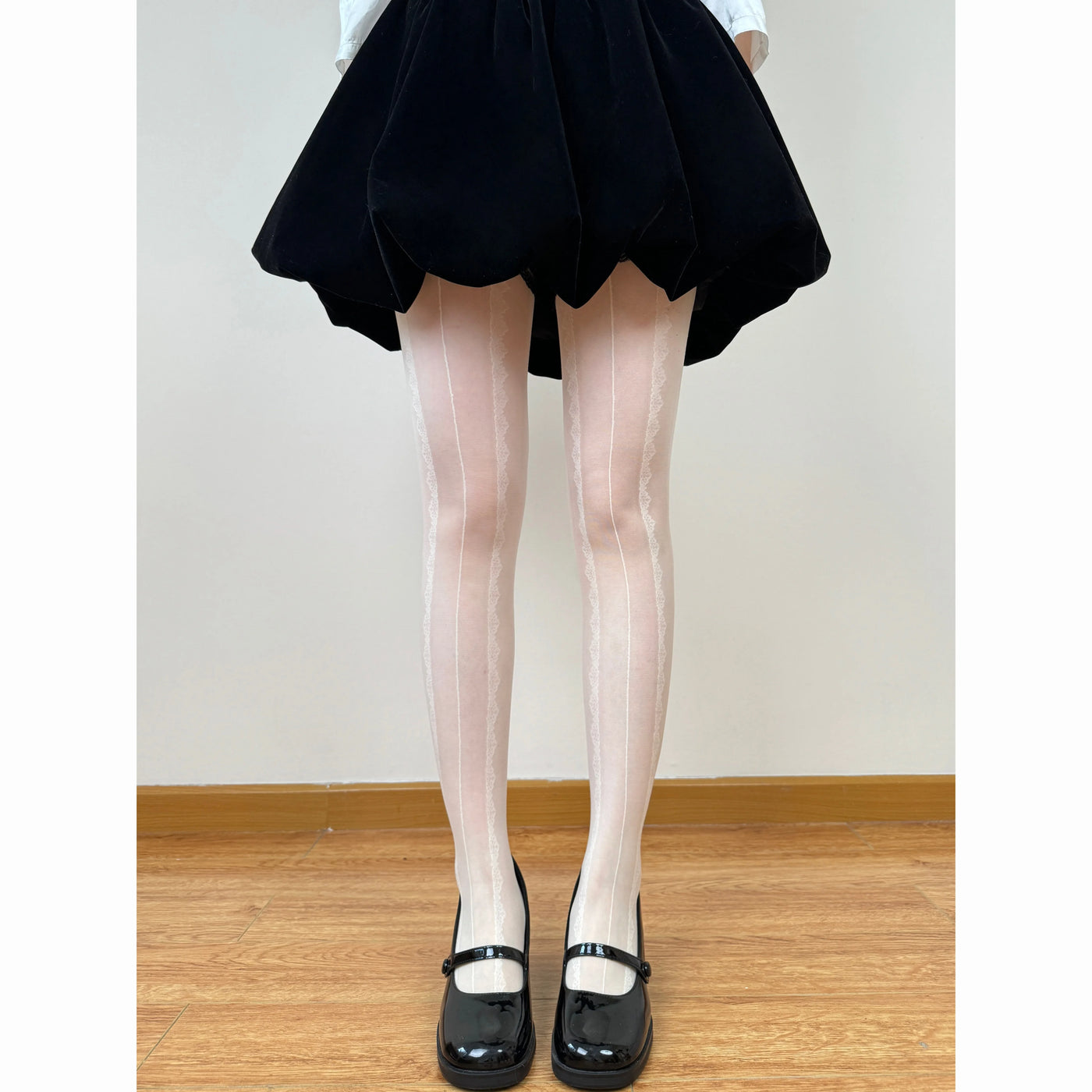 Chubby Bear Tales - Ballet White Collection - One-Size Stockings with Bow and Pattern Variants