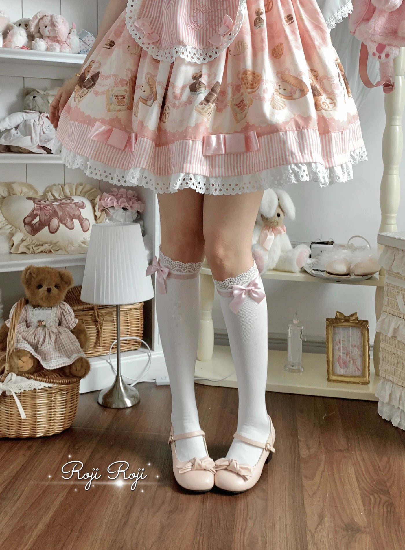 Roji Roji - Sweet Lolita Socks With Lace & Bow - Details Socks