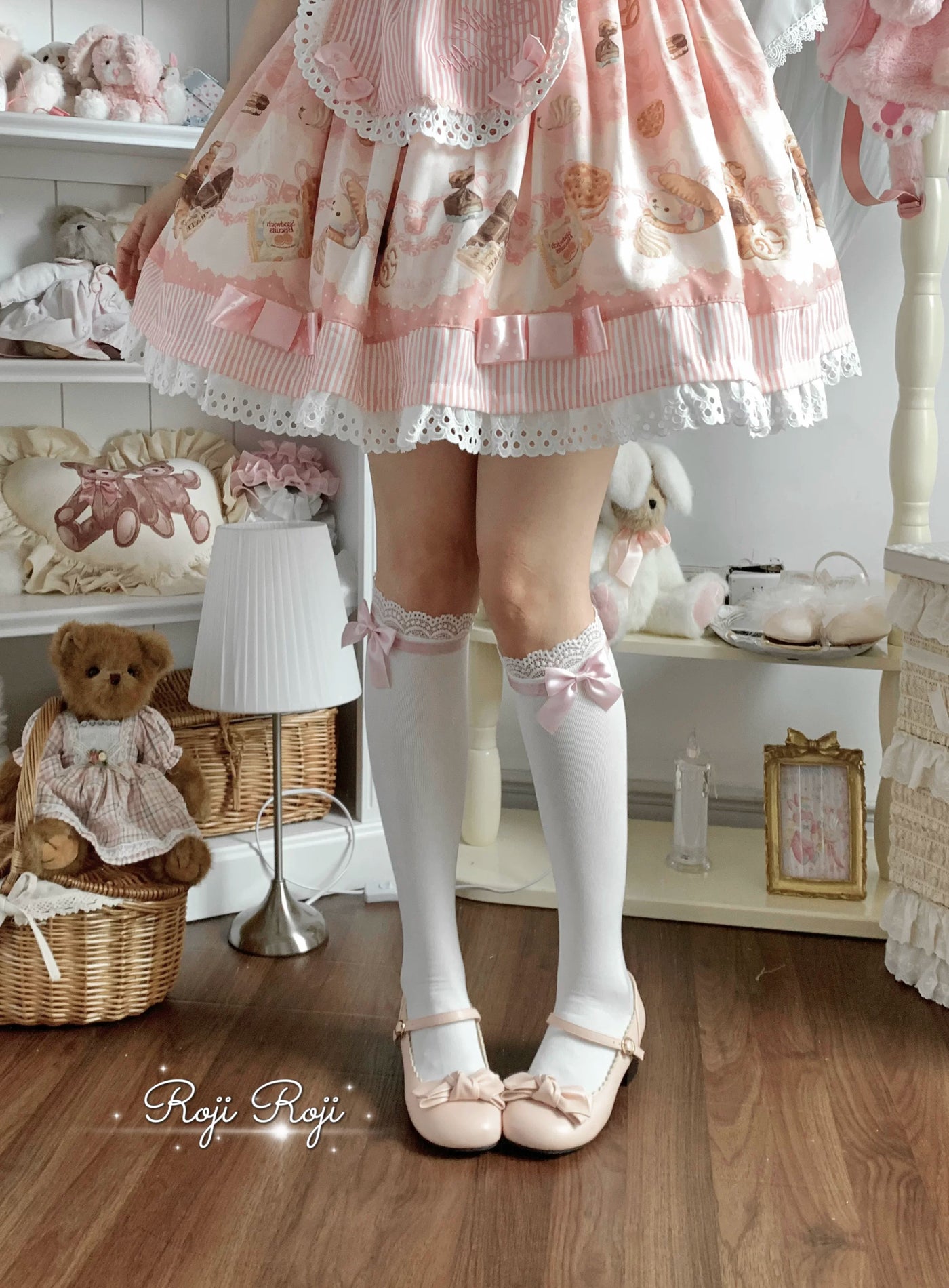 ROJI Doll-Style Lace Bow Lolita Socks – detail view 12