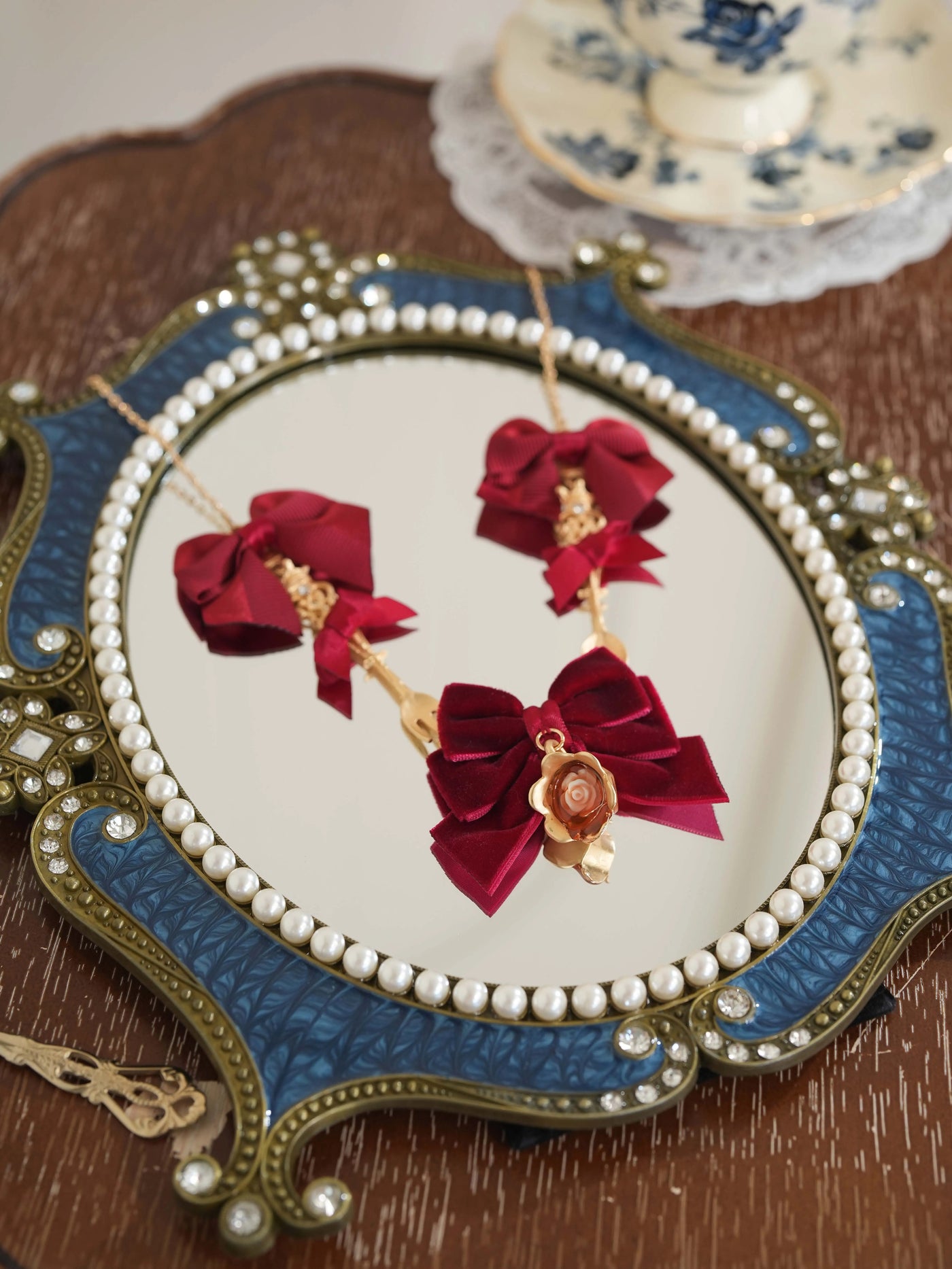 Star Box - Drink Me! - Bow and Flower Pendant Necklace