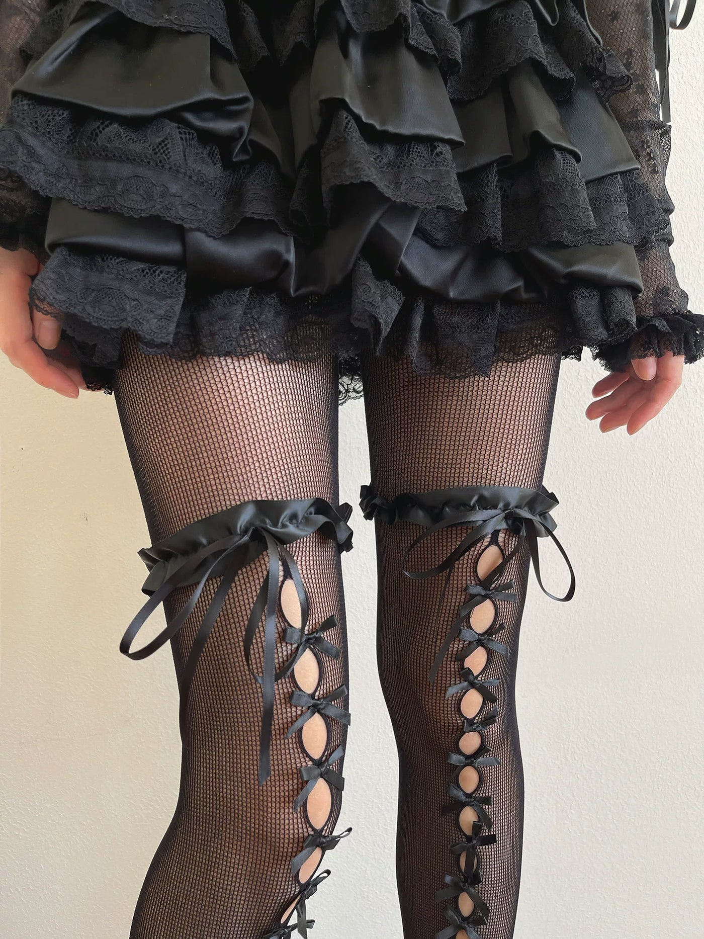 Sock Noble - Sweet-Cool Lace-Up - Openwork Tights with Satin Trim