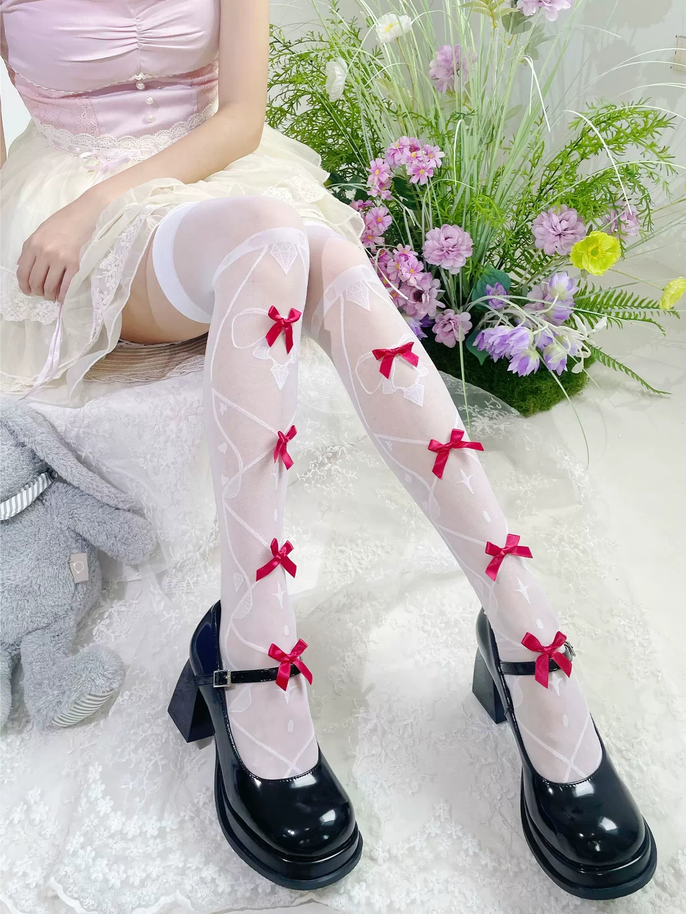 Fantasy Doll - Ribbon Jacquard - Over-the-knee jacquard socks with card-suit motifs