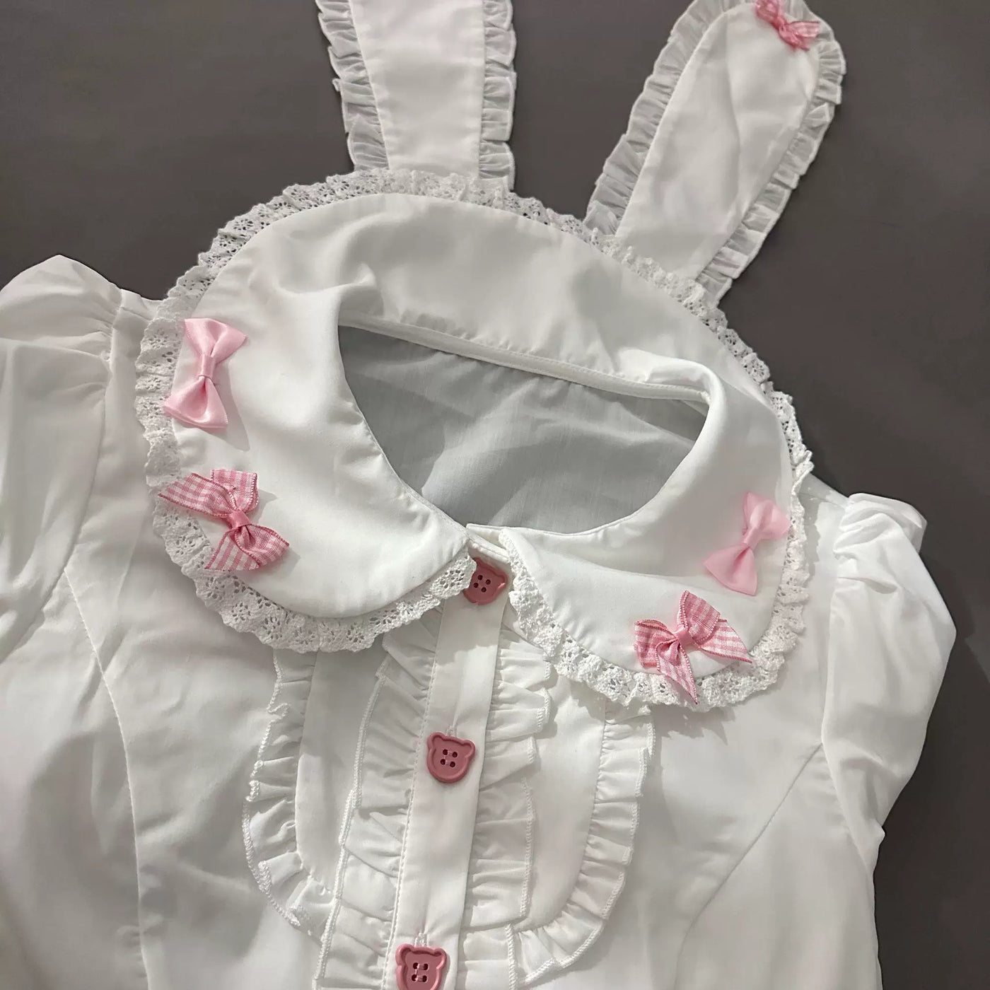 Sweetheart Dream Machine - Bunny-Ear - Short-sleeve inner shirt with a ruffled collar