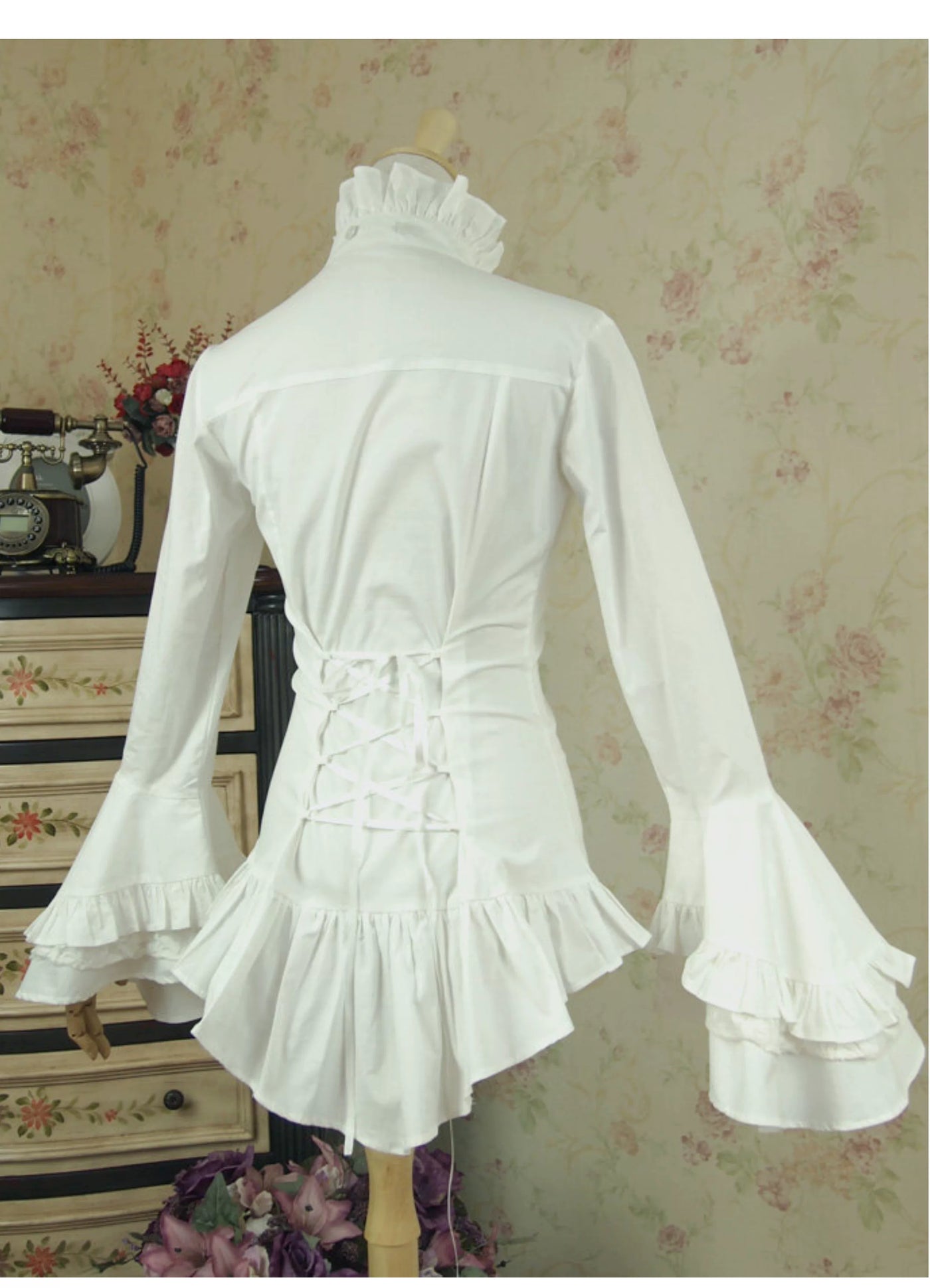 LACE GARDEN - Black Angel - Blouse with Ruffled Collar and Flared Sleeves