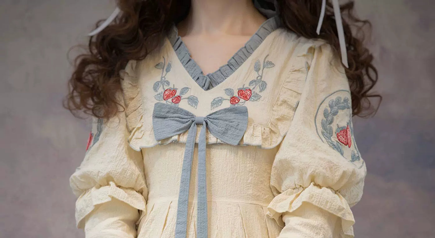 Baozi Pig - Strawberry Jam - Long-Sleeve OP with Red Strawberry Motifs and Blue-Grey Ruffles