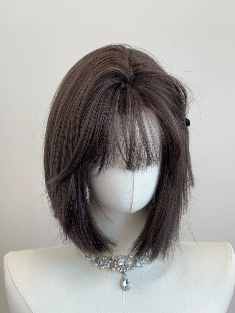 Dream of Youth short black-brown bob wig with blunt fringe - view 5