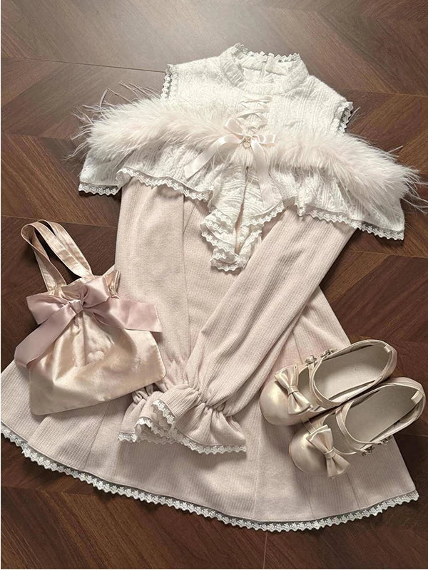 Creamy - Gentle Refined - Dress with lace panels