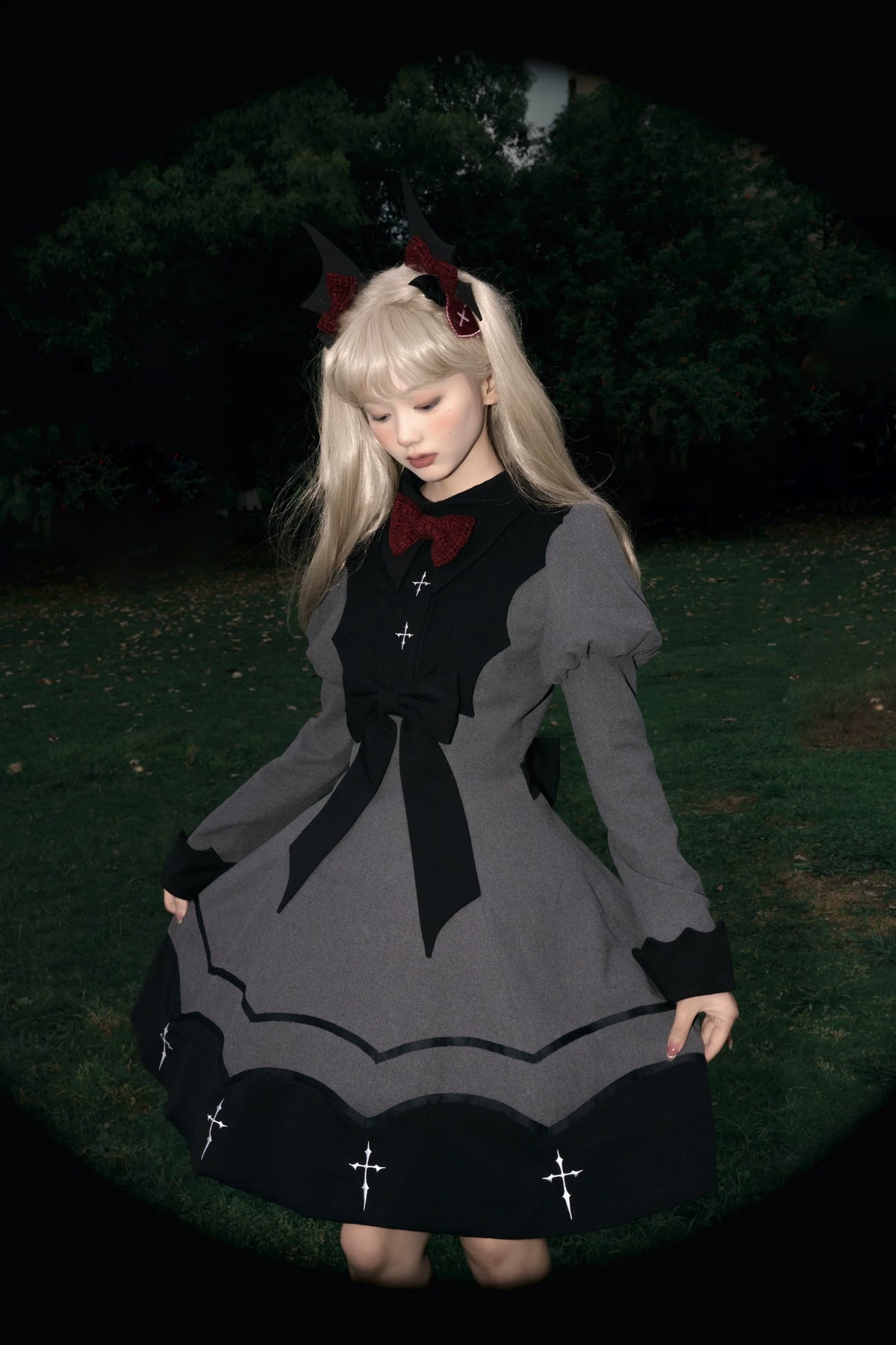 Polaris Lolita - Vampire Princess - Gothic Lolita OP dress with bat designs and Juliet sleeves - product detail 4