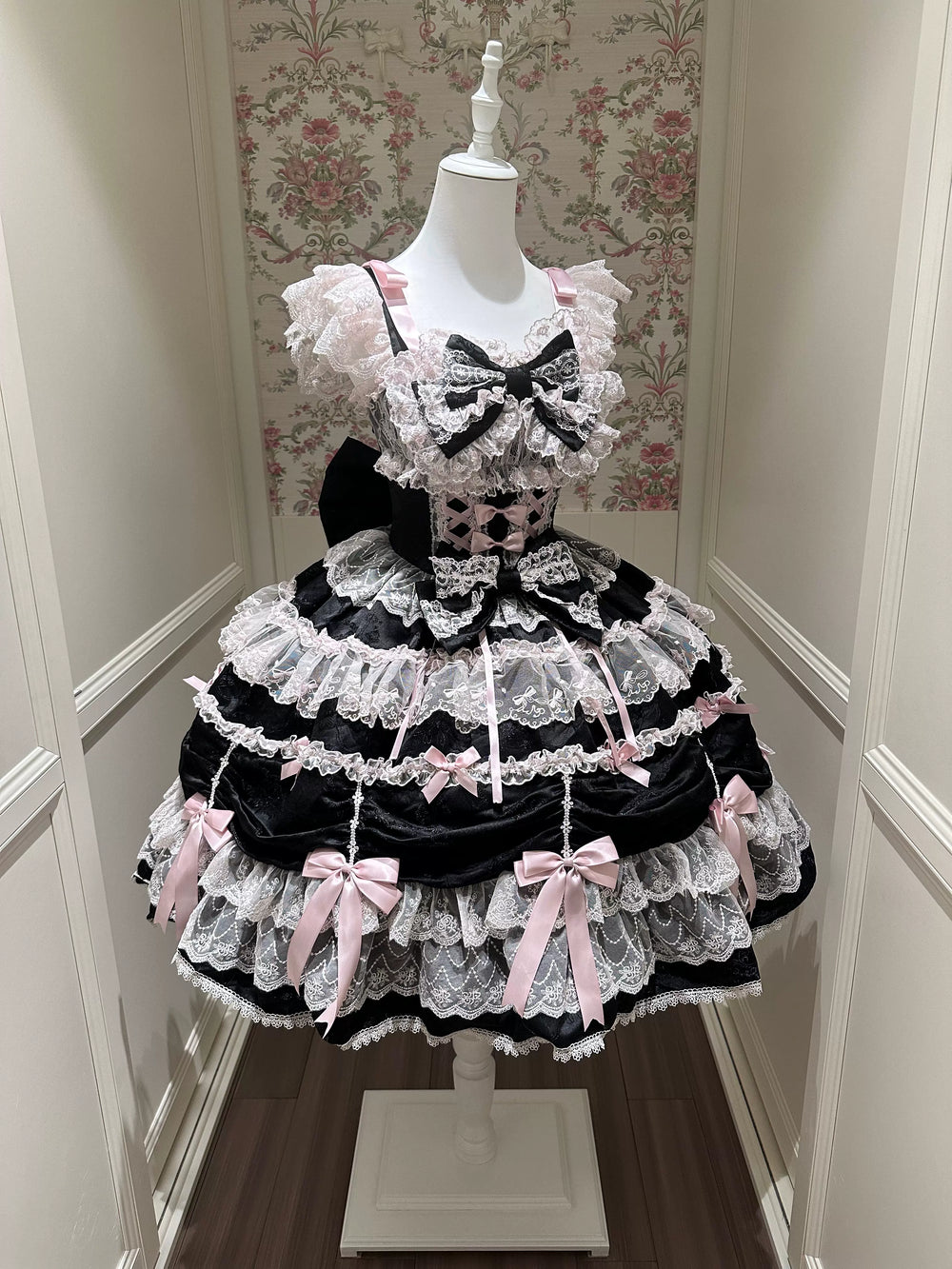 Sugar Girl - Satin Gift Box - Sweet Lolita JSK Dress, Bows and Layered Lace