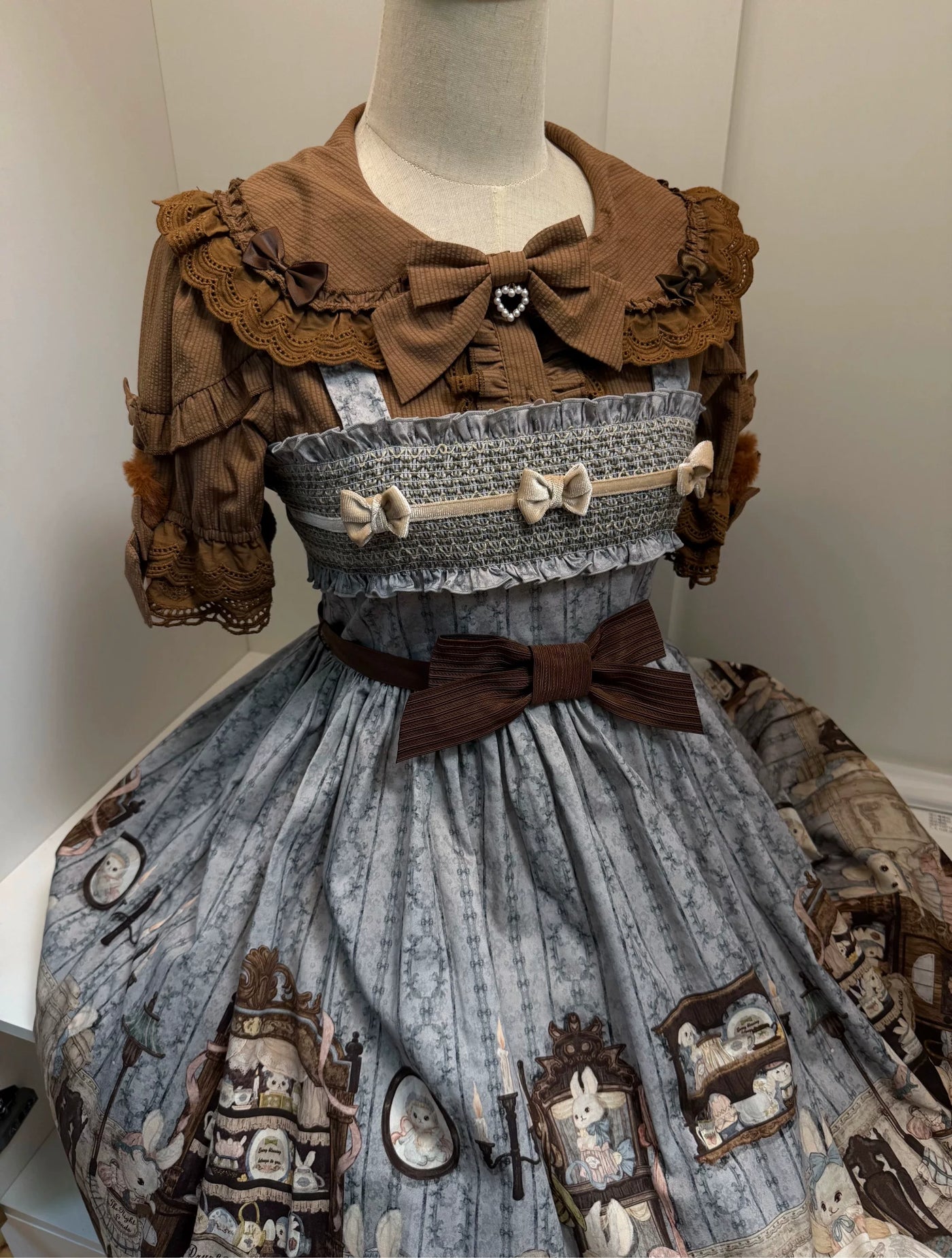 Star Fantasy - Little Ears - Lolita Blouse with Angel and Strawberry-Cake Motifs