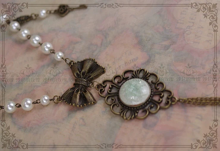 Rose of Sharon - Vintage Lolita Artificial Pearl - Necklace with Key Charm Neckwear