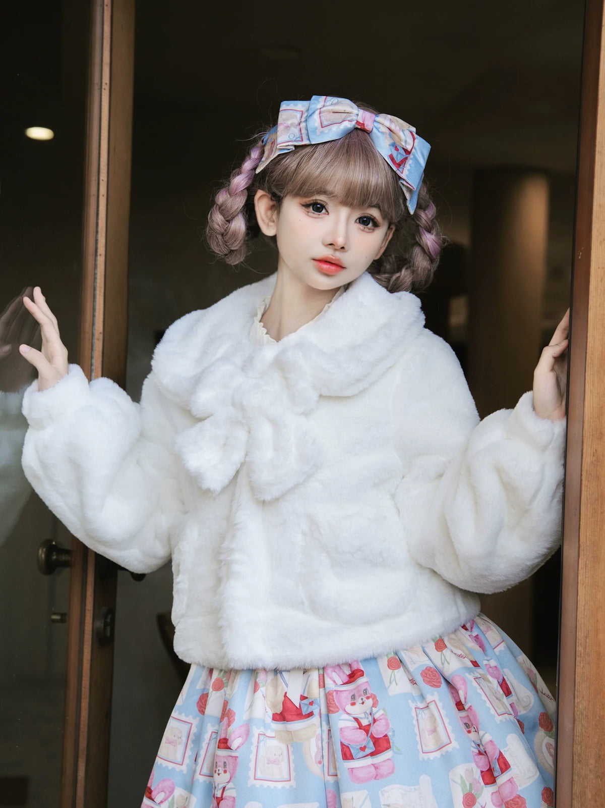 Eieyomi - Daily Lolita - Short Winter Coat with Doll Collar and Plush Chest Bow - product detail 2