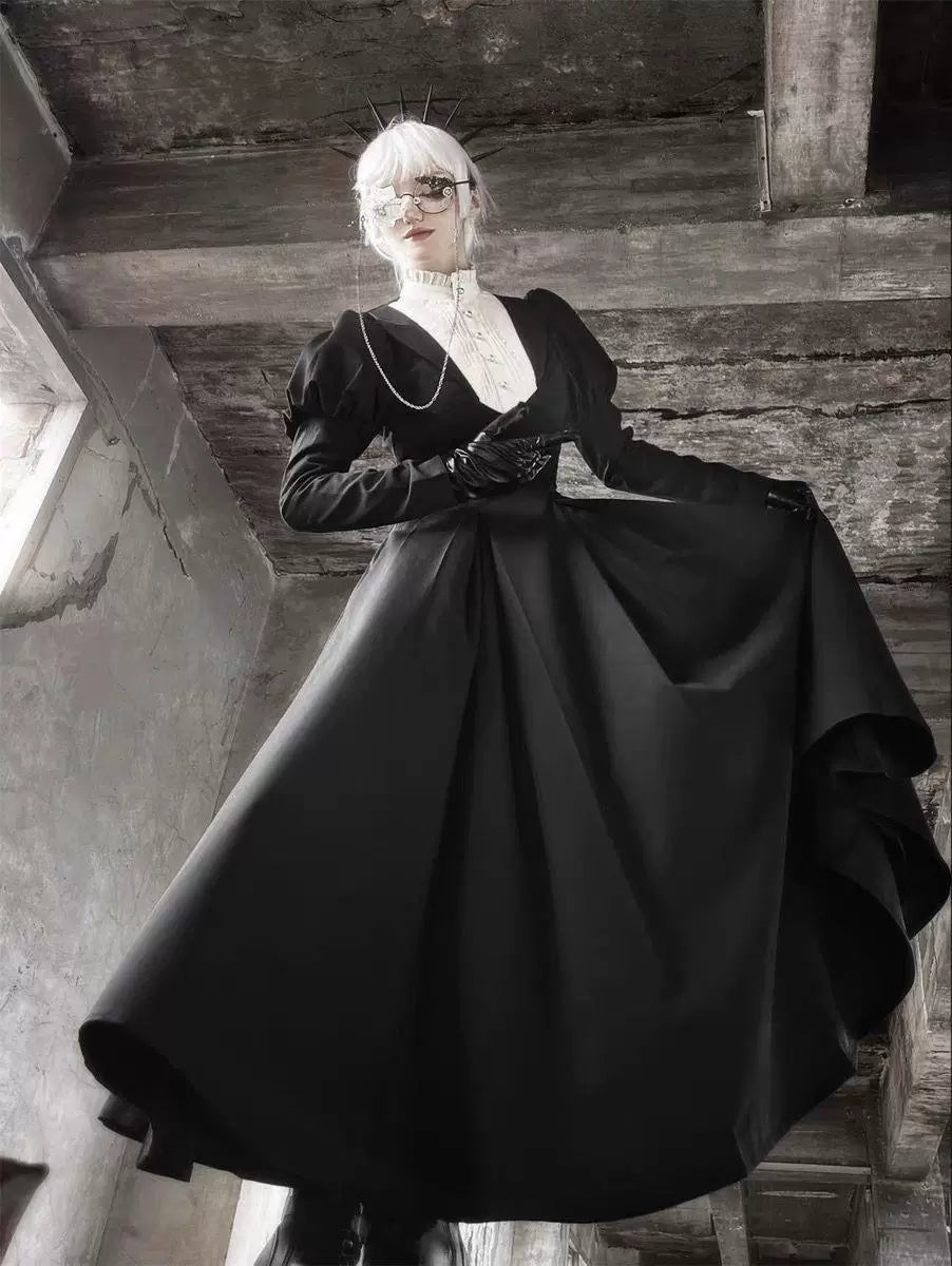 Sweetheart Dream Machine - Black Six-Panel - Pitch-Black Classic Lolita One-Piece Dress with White High-Neck Inset