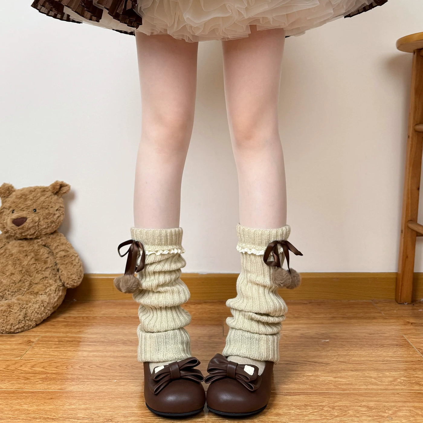 Chubby Bear Tales - Cozy Pom-Pom - Knit leg warmers with lace bows and pom-pom accents