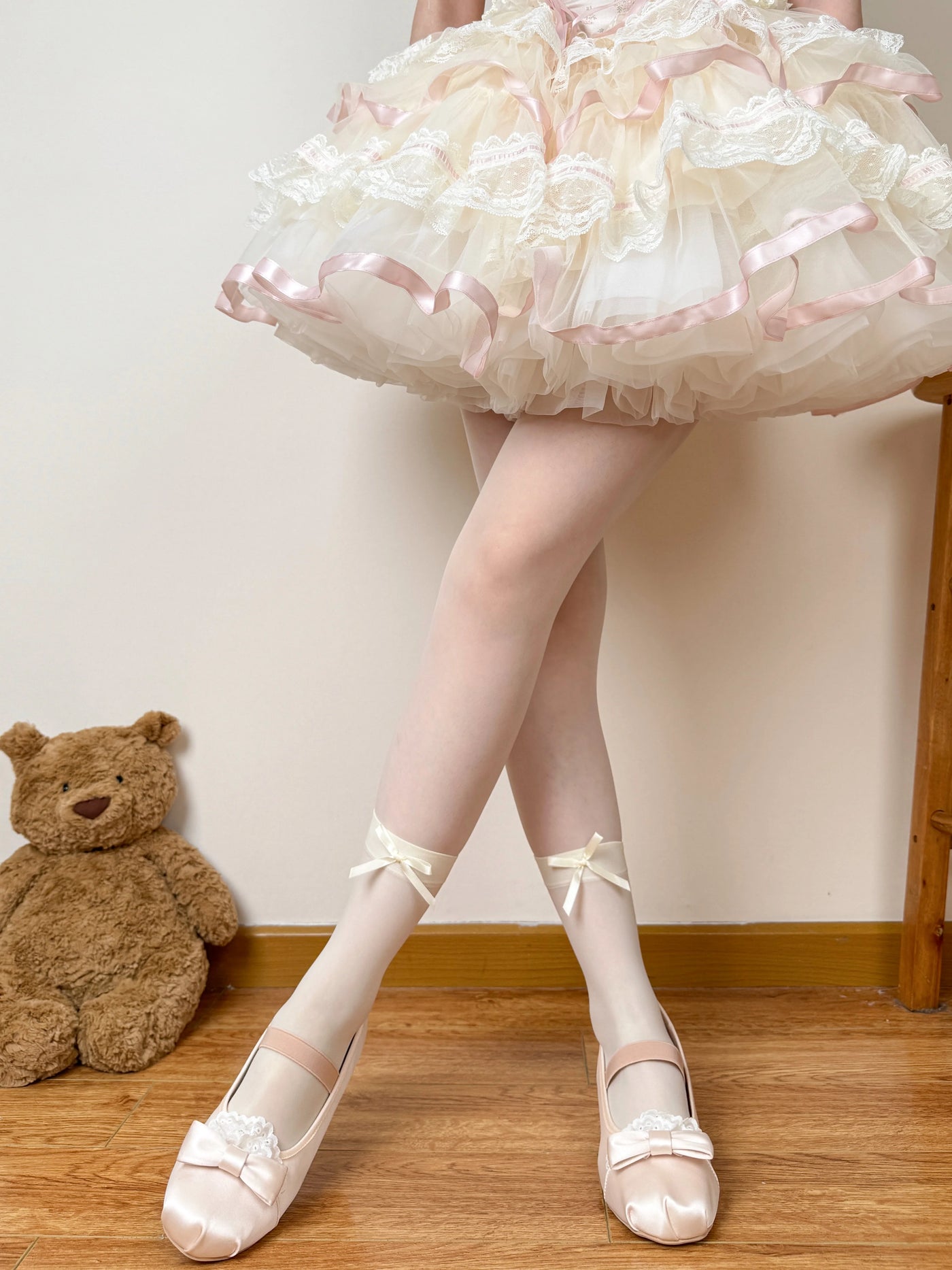 Chubby Bear Tales - Love Letter - Ballet-Inspired Mid-Calf Socks with Bow Styling