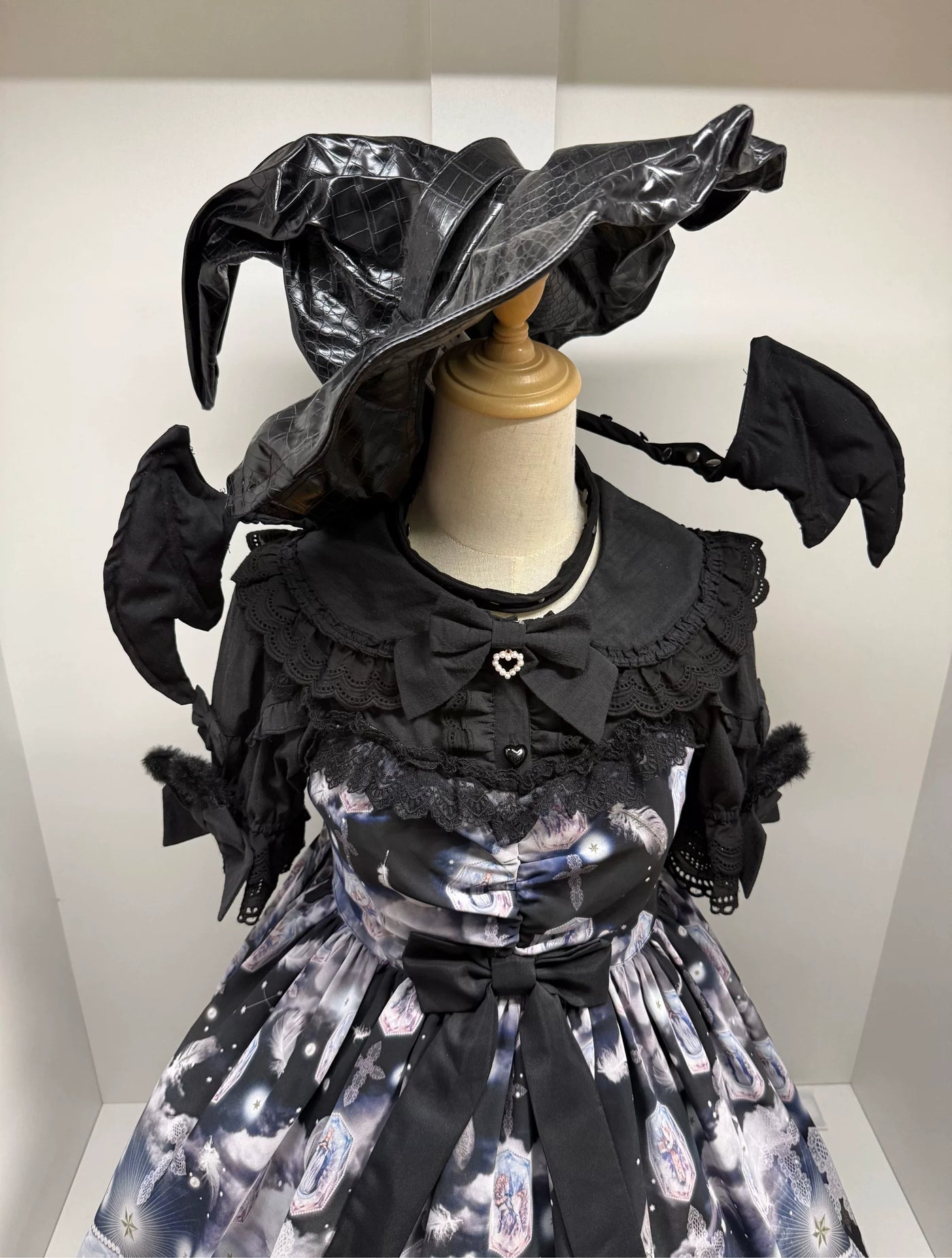 Star Fantasy - Little Ears - Lolita Blouse with Angel and Strawberry-Cake Motifs