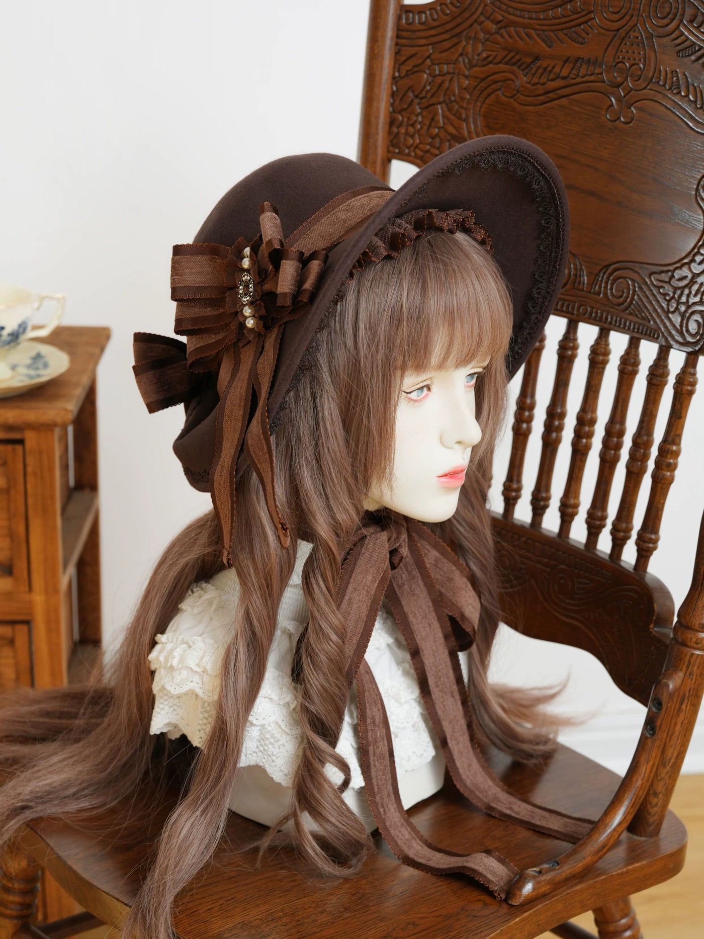 Star Box - Pearl Lady - Broad-Brim Bonnet with a Side Bow
