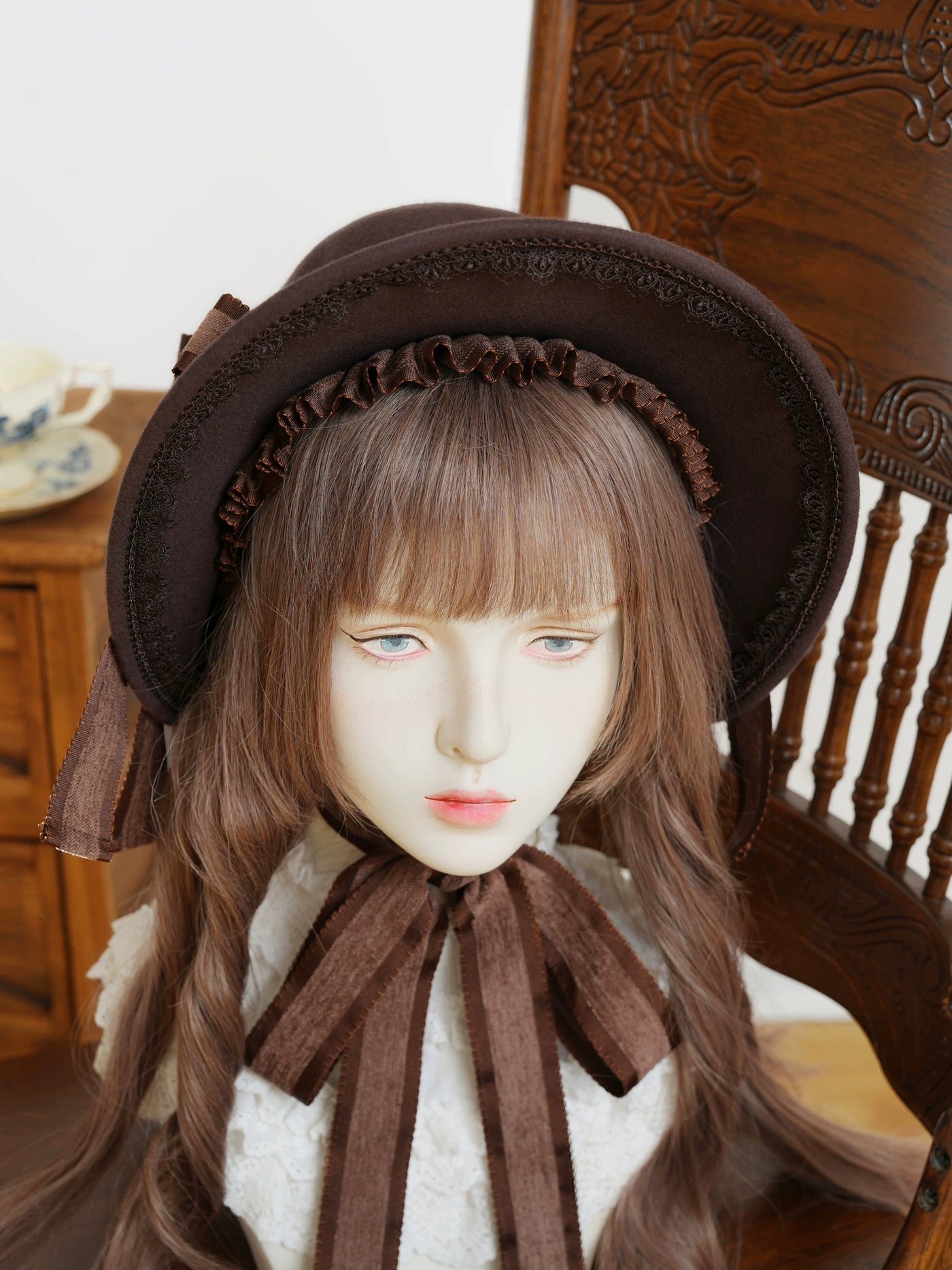 Star Box - Pearl Lady - Broad-Brim Bonnet with a Side Bow