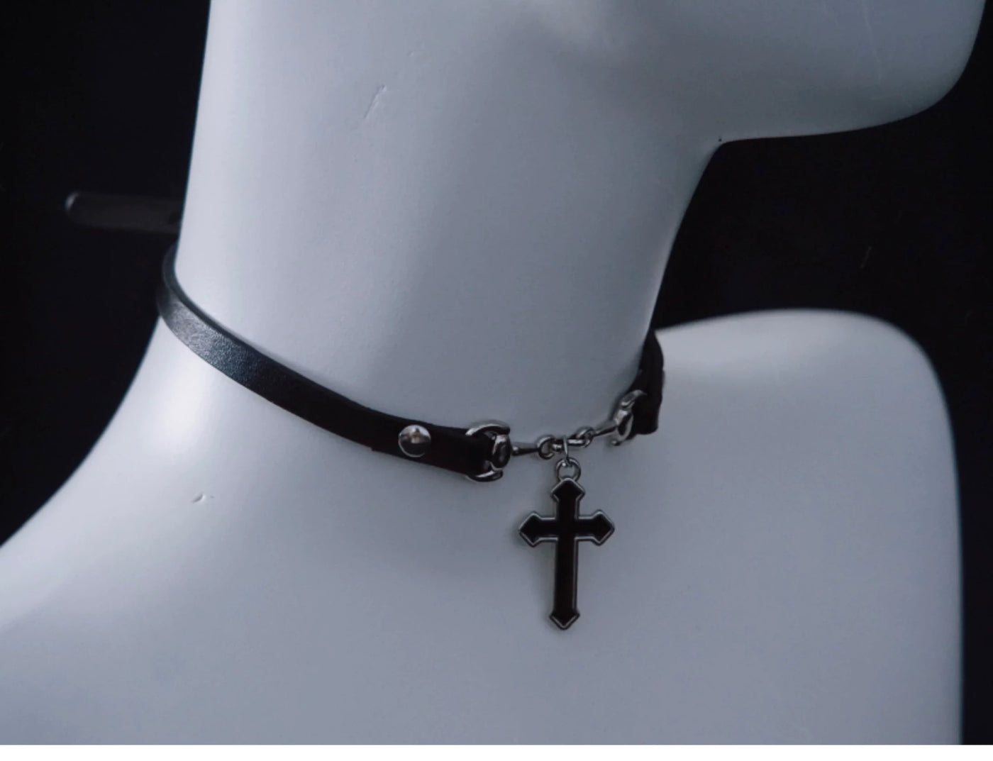 Strange Sugar - Gothic Lolita Choker with Cross - Pendant Neckwear