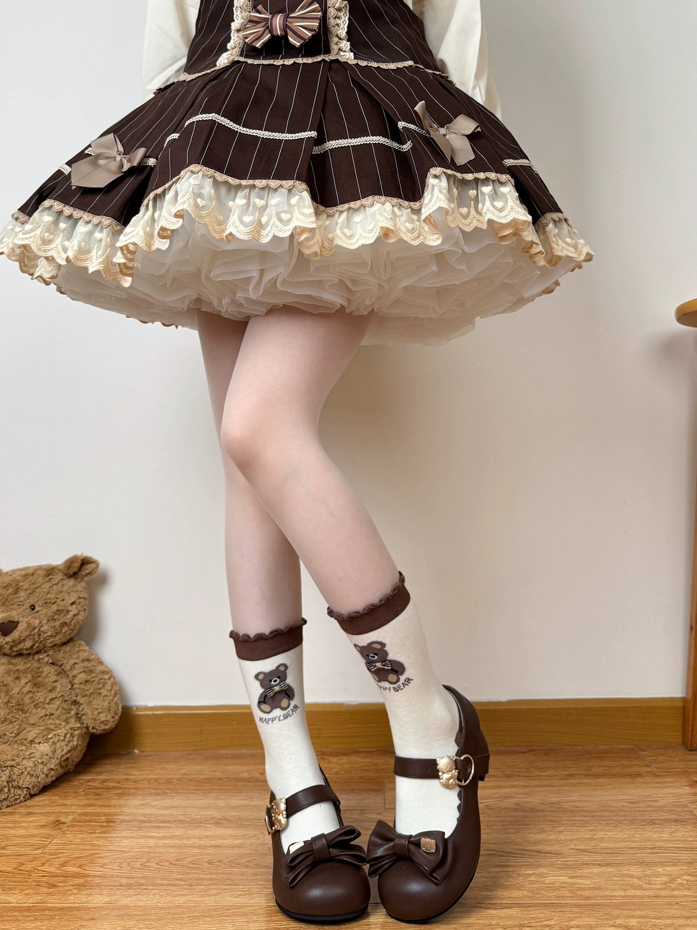 Chubby Bear Tales - Baguette Little Bear - Mid-calf socks with bear motifs and bow details