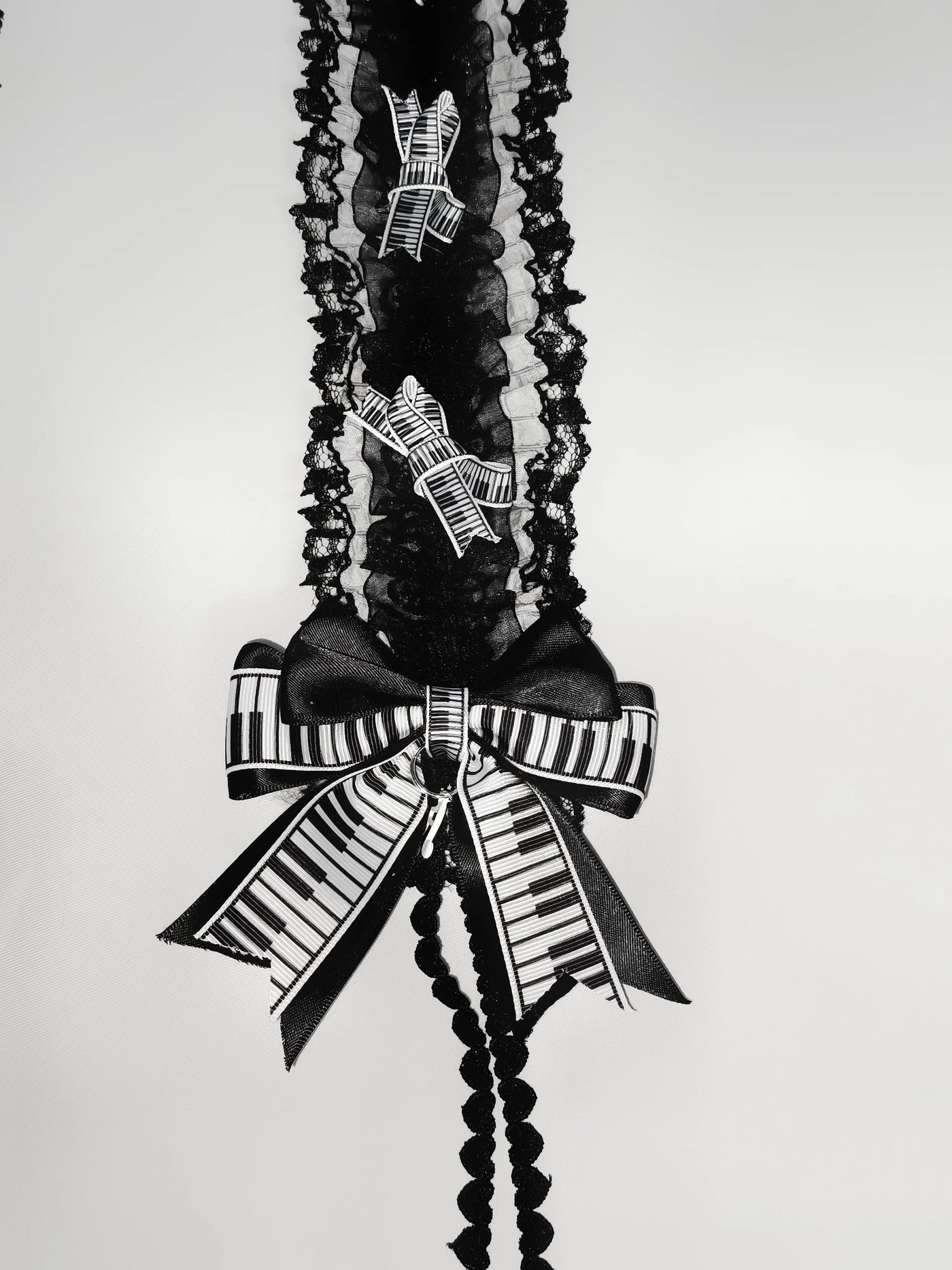 Dokisuru - Piano Keys - Black-and-White Piano-Key Hairband in Stripe and Bow Versions