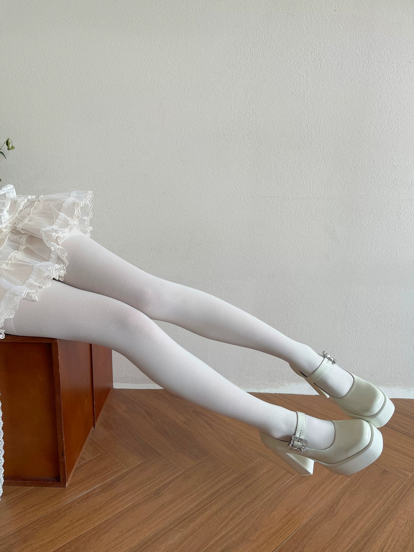 Sock Noble - Cream Jacquard - White Textured Tights