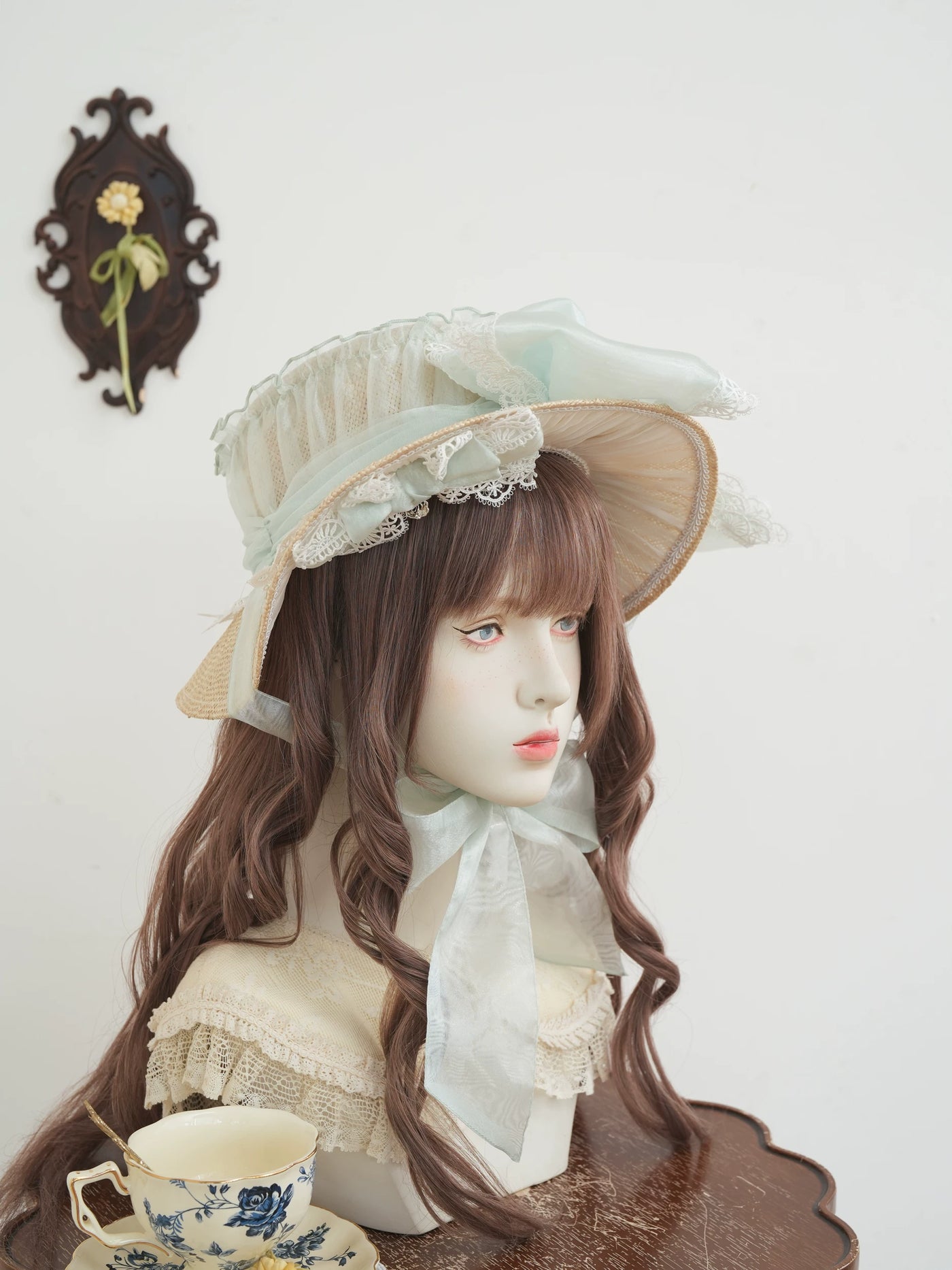 Star Box - Fresh Lace Bow - Natural Straw Hat with Lace Trim