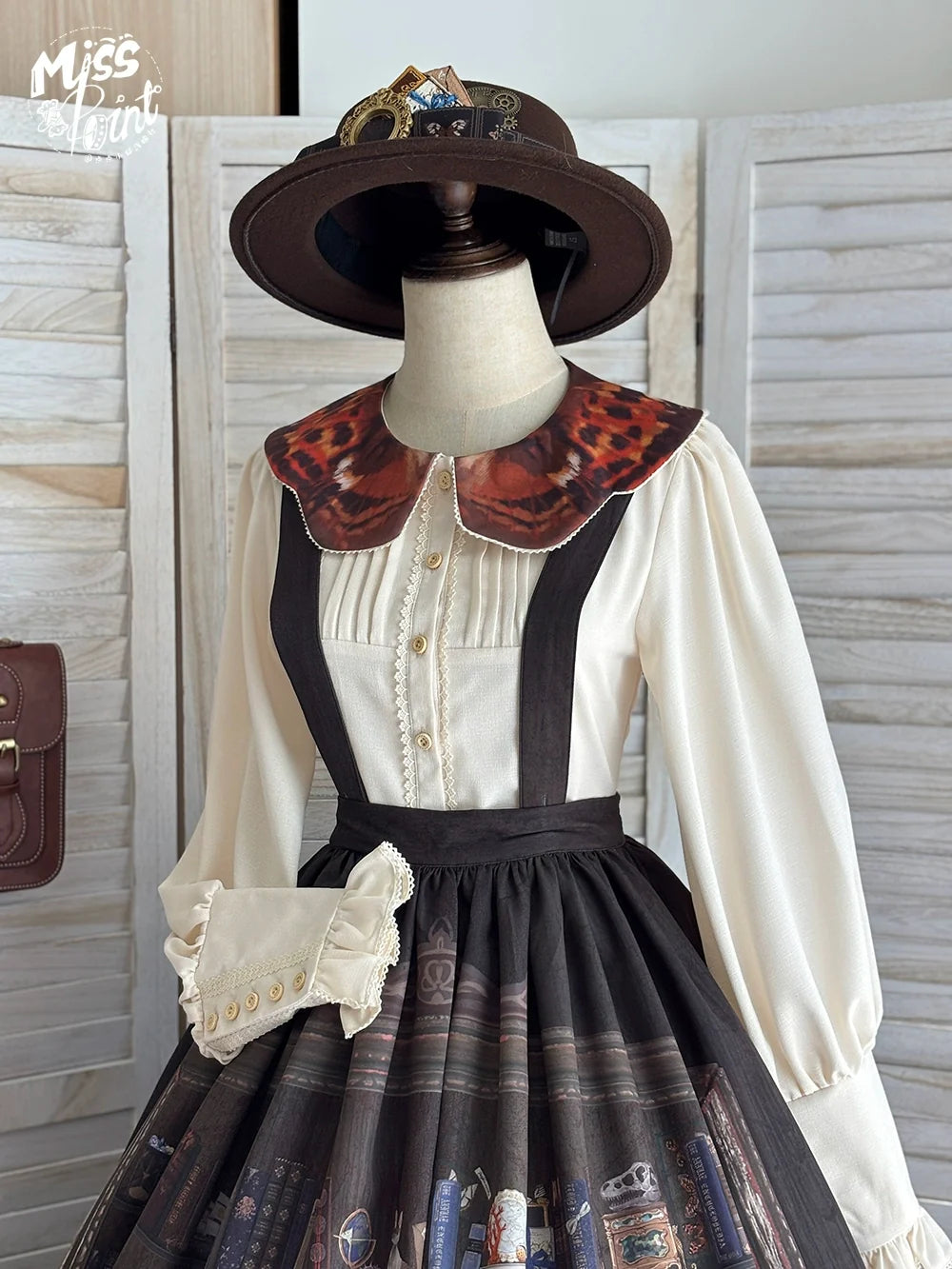 Miss Point - German Bookshelf - Classic Lolita Blouse, Butterfly-Shaped Collar