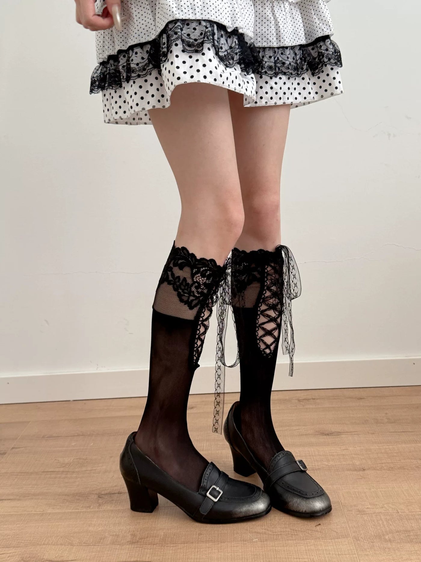 Fantasy Doll - Crossed Lace - Jacquard calf socks with crossed straps