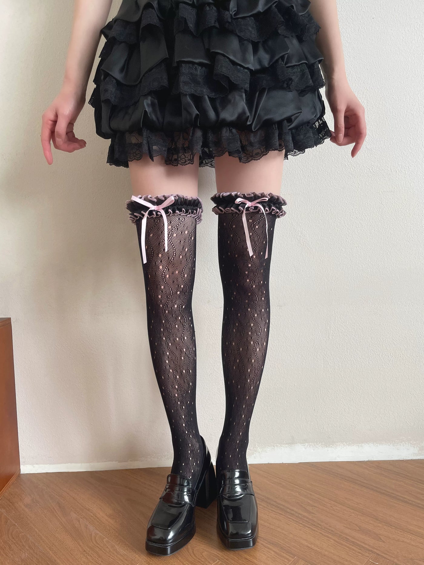 Sock Noble - Lace Mesh Ruffle - Over-the-knee socks with ruffled ribbon cuffs