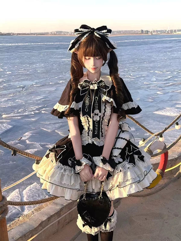 Creamy - Black Cape Princess - Black-and-white JSK dress set with a cape and train
