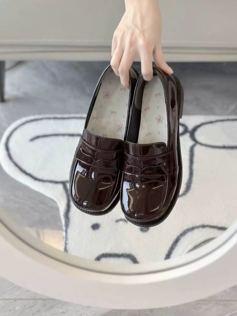 Kitten Toast – Classic Academy – Penny Loafers in Brown - 2.5 cm Heel — product photo 7