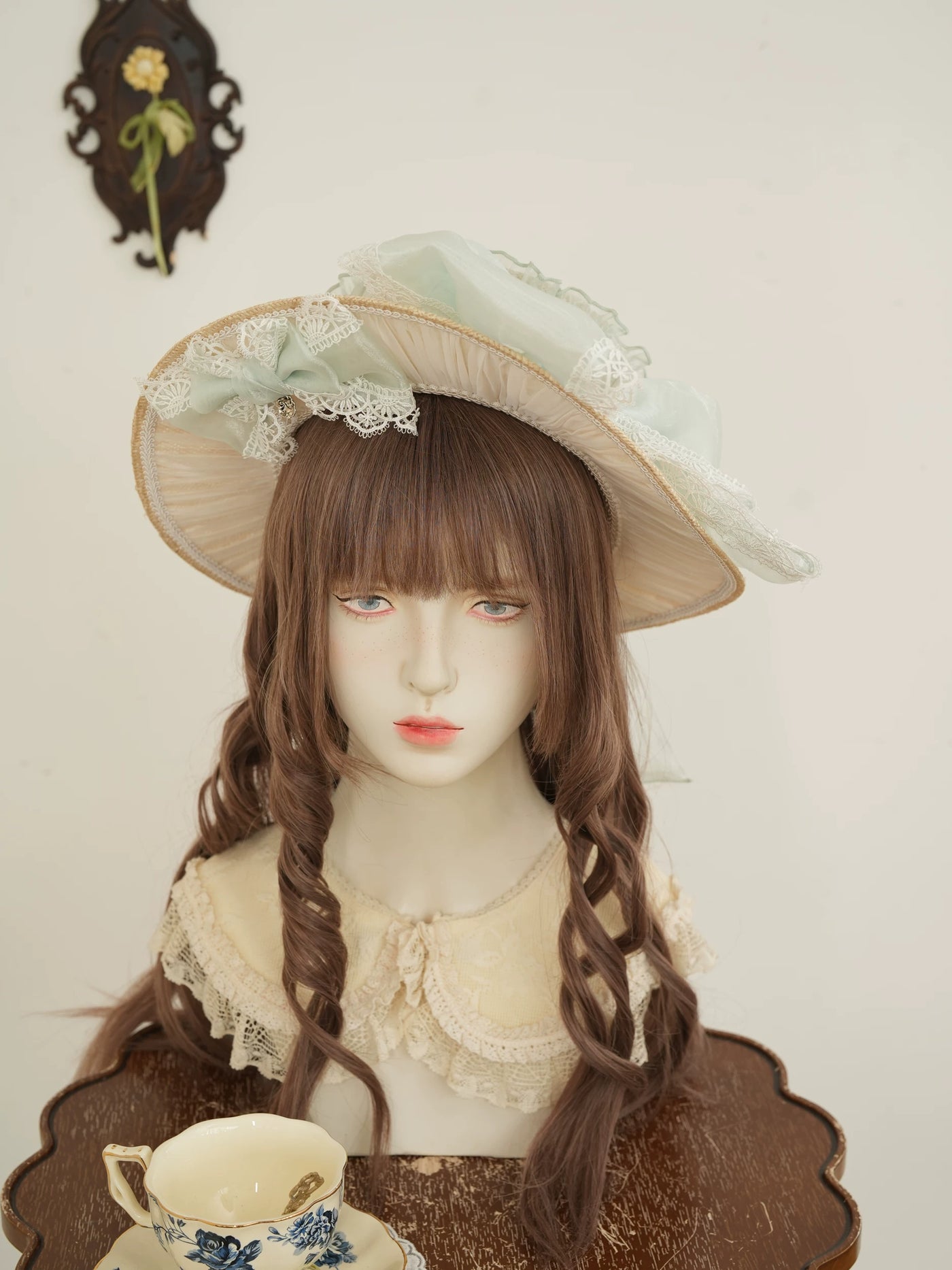 Star Box - Fresh Lace Bow - Natural Straw Hat with Lace Trim