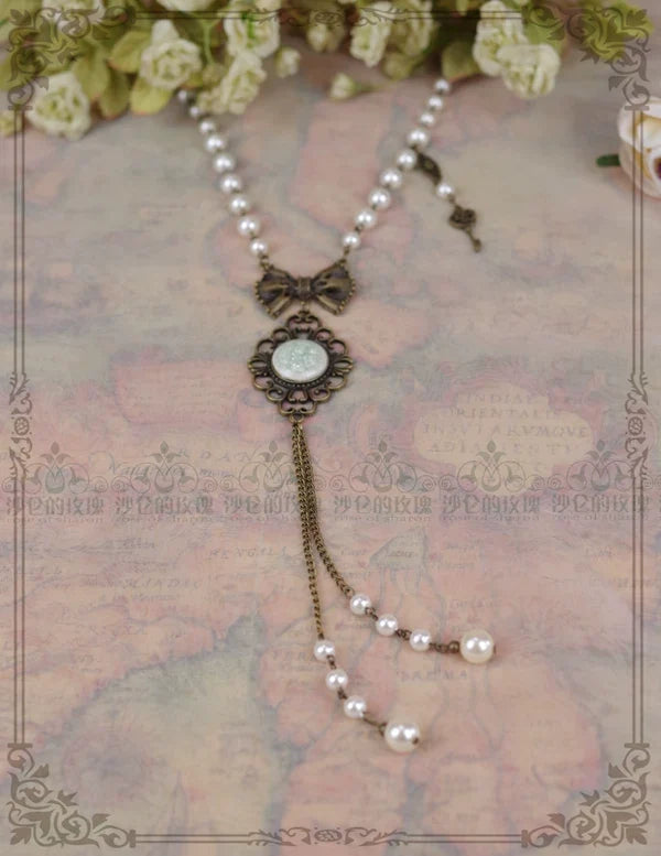 Rose of Sharon - Vintage Lolita Artificial Pearl - Necklace with Key Charm Neckwear