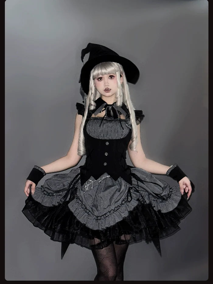 Alice Girl - Lolita Potion - Gothic Lolita Cuffs and Embroidered Badge