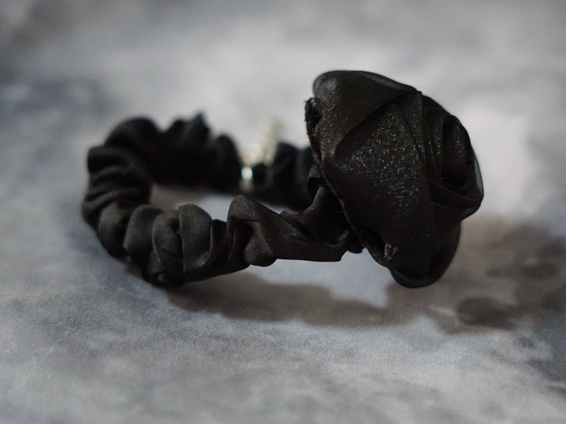 Strange Sugar - Gothic Lolita Black Hardware Skull - Spider Hairband Headwear