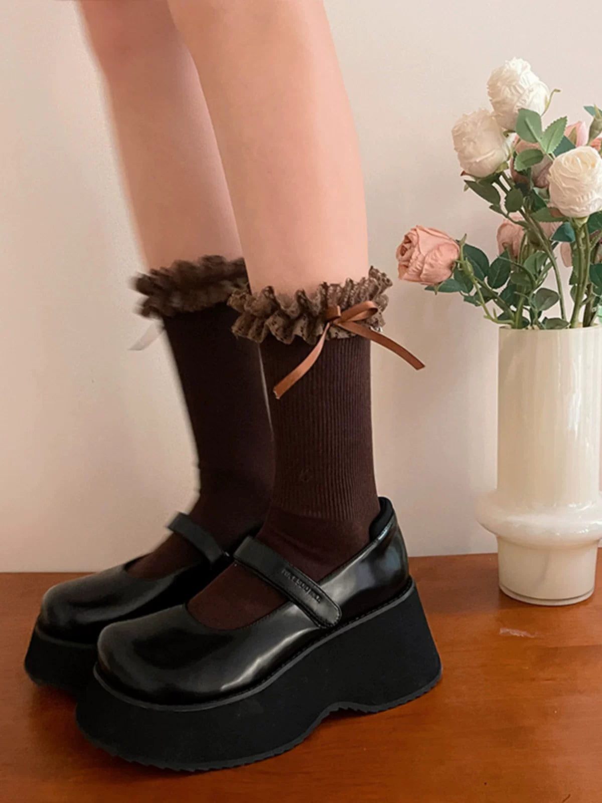 Sock Noble - Ruffle Bow - Scrunched Mid-Calf Socks with Ruffled Lace Cuffs