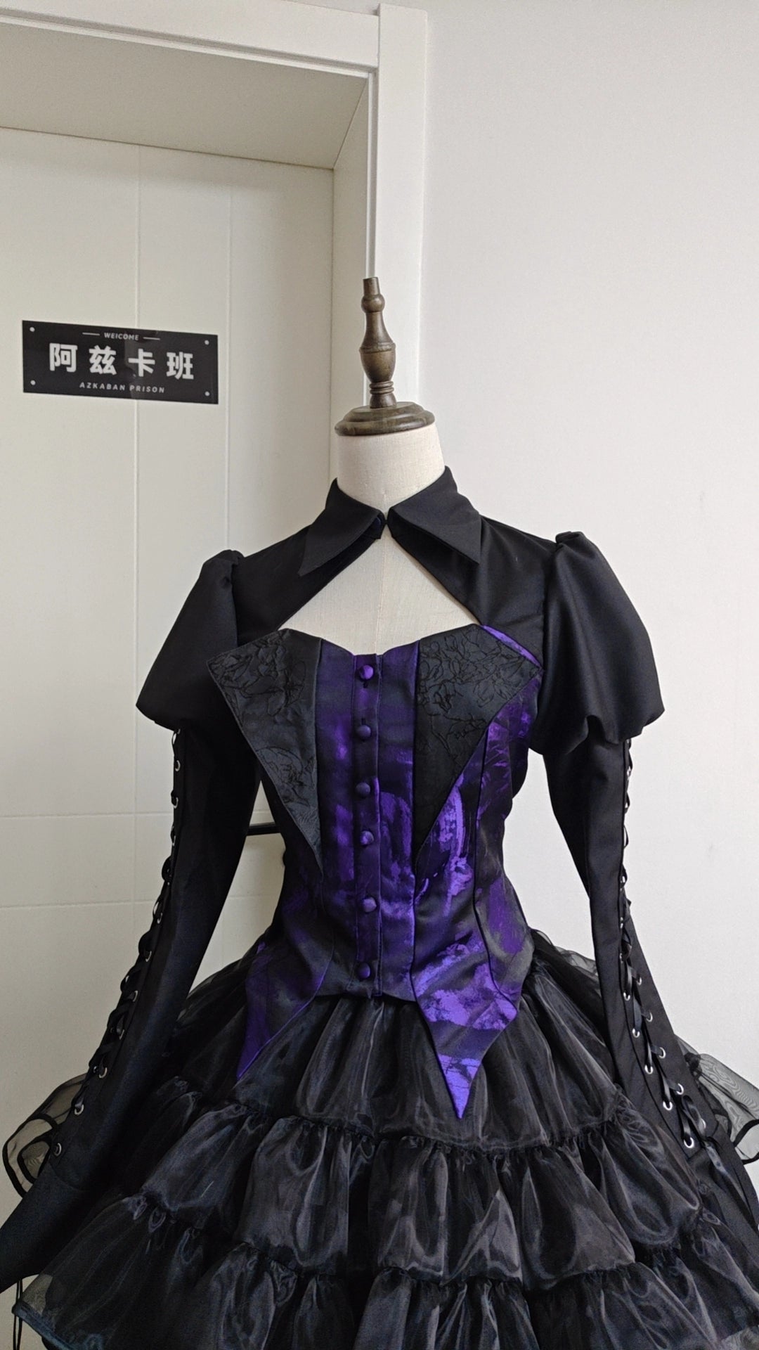 Spot Page Acorn Dark Night Ember Top Gothic Grotesque Diablo Gothic