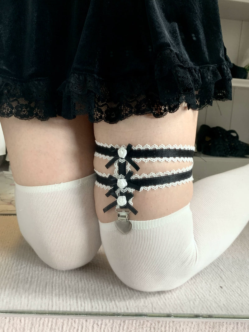 roji roji - Double Rose - Adjustable Sock Clip with Lace Trim