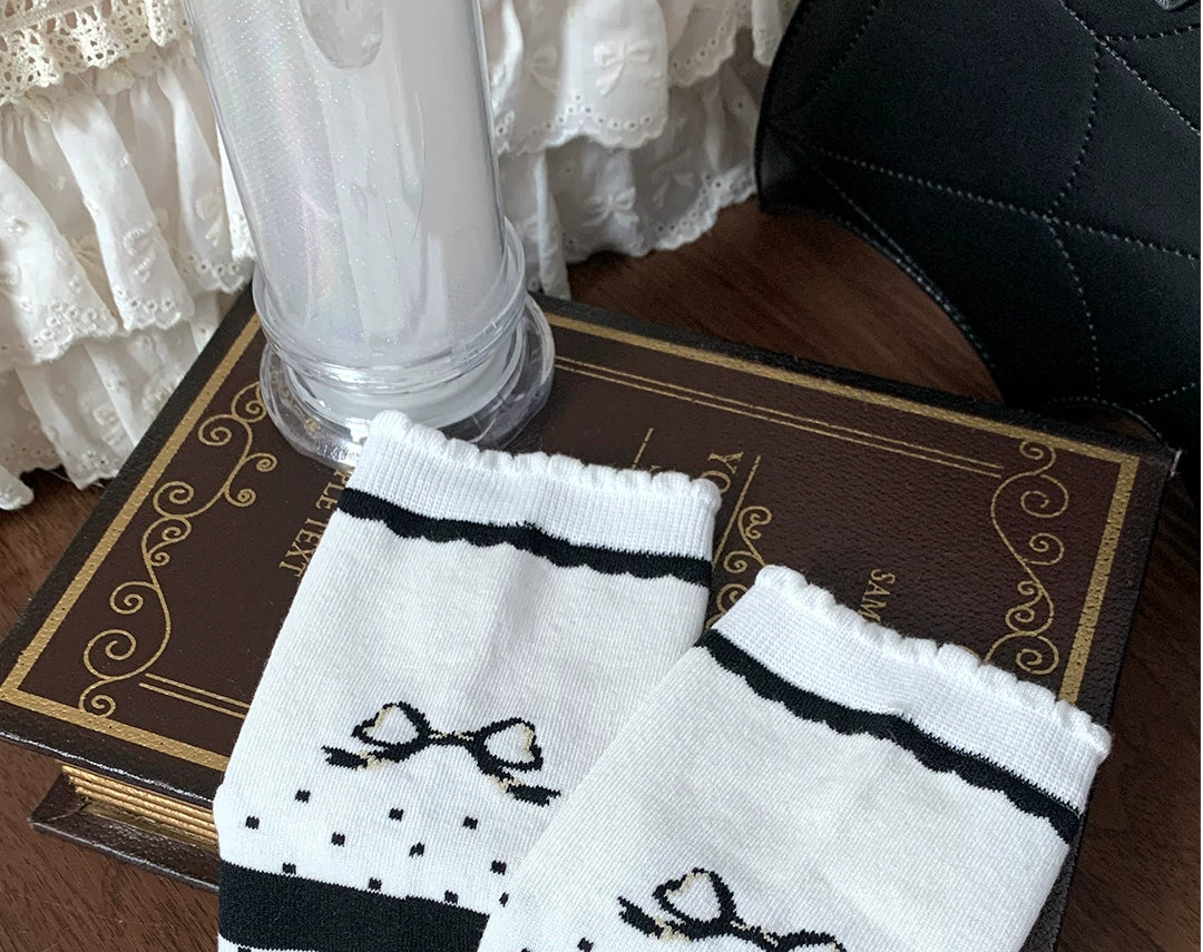 roji roji - Candle Motif - Cotton Mid-Calf Socks with Candelabra and Bow Details