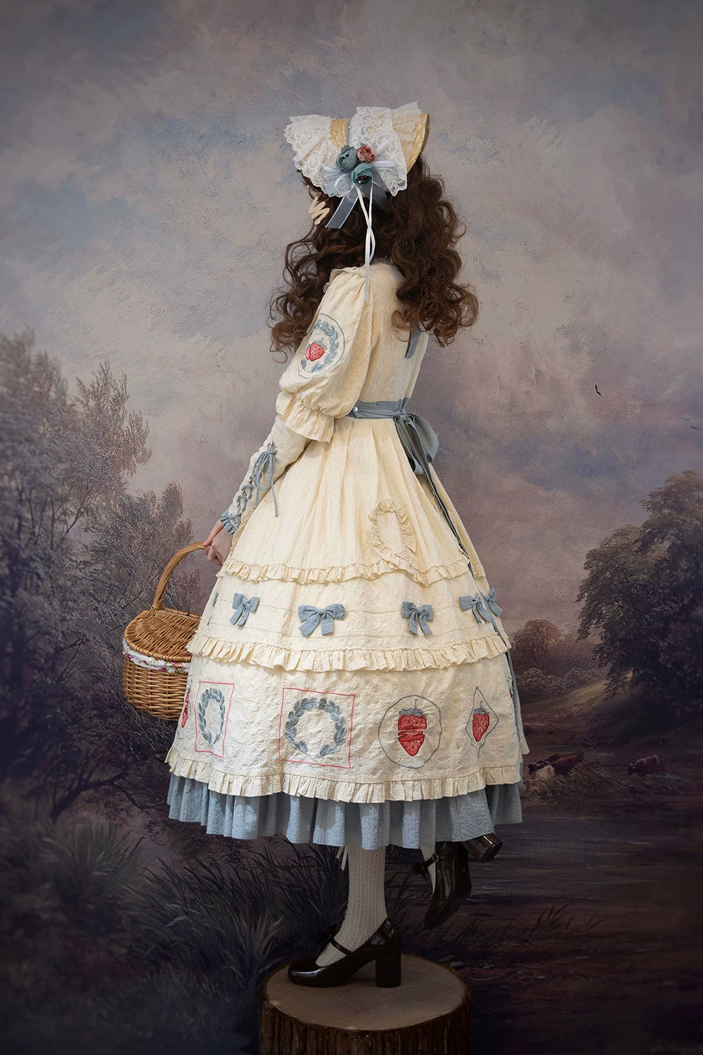 Baozi Pig - Strawberry Jam - Long-Sleeve OP with Red Strawberry Motifs and Blue-Grey Ruffles