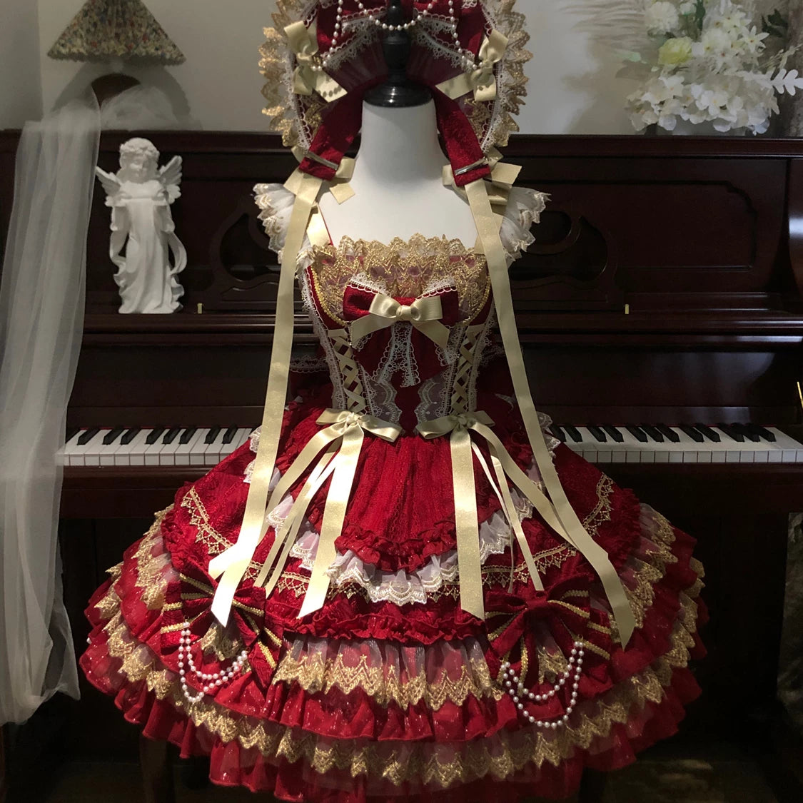 Lady Han Gilt Memory original design JSK dress by Lolita Fetch featuring intricate gold accents and elegant fabric details.