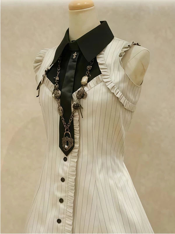 Creamy - Vintage Stripe - Black-and-White Striped OP Dress with a Black Collar