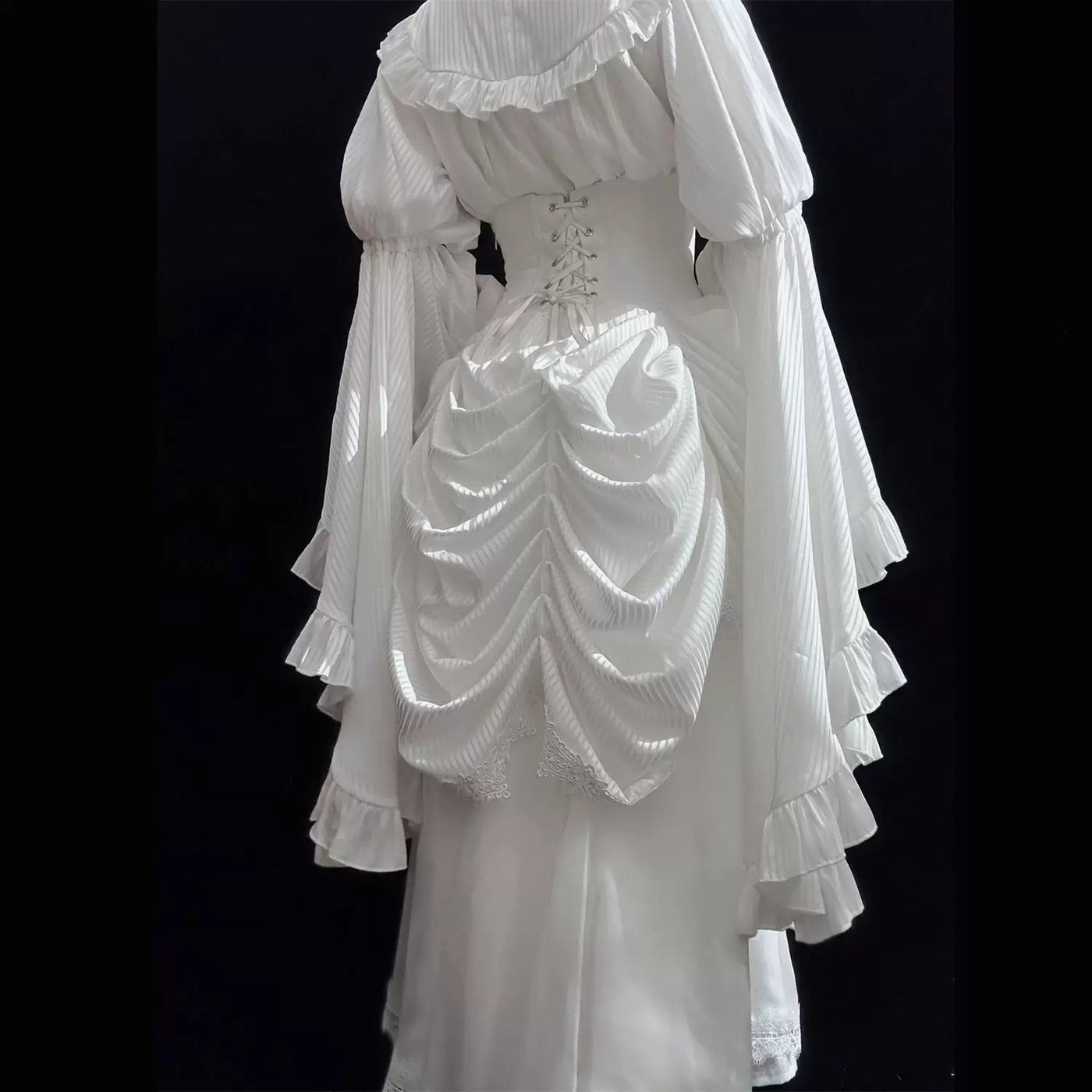 Sweetheart Dream Machine - Dreamwalk Gothic - Blouse and Skirt Set with Flared Ruffle Sleeves